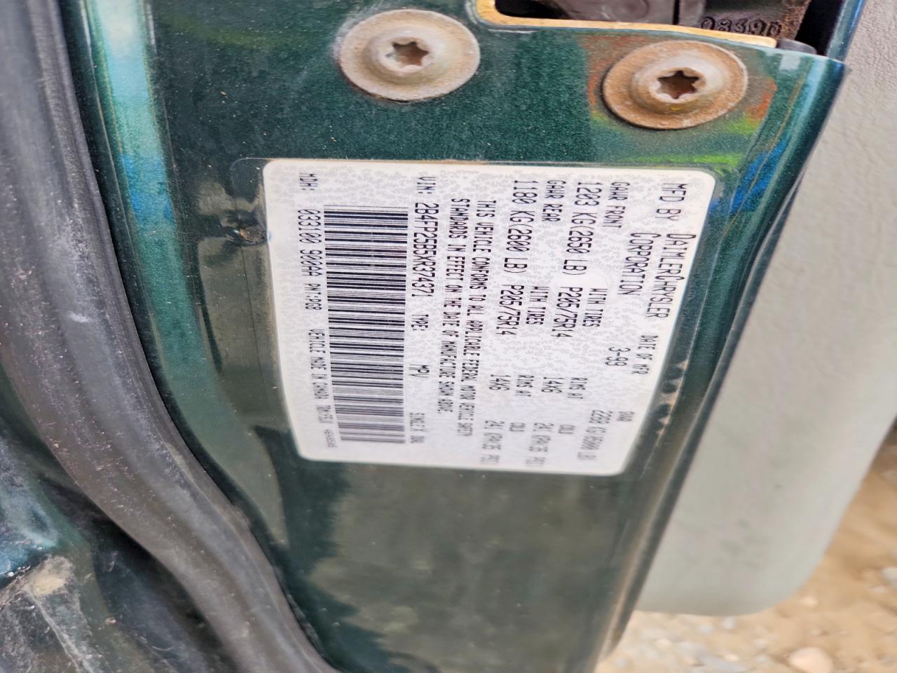 1999 Dodge Caravan Green vin: 2B4FP25B5XR374371