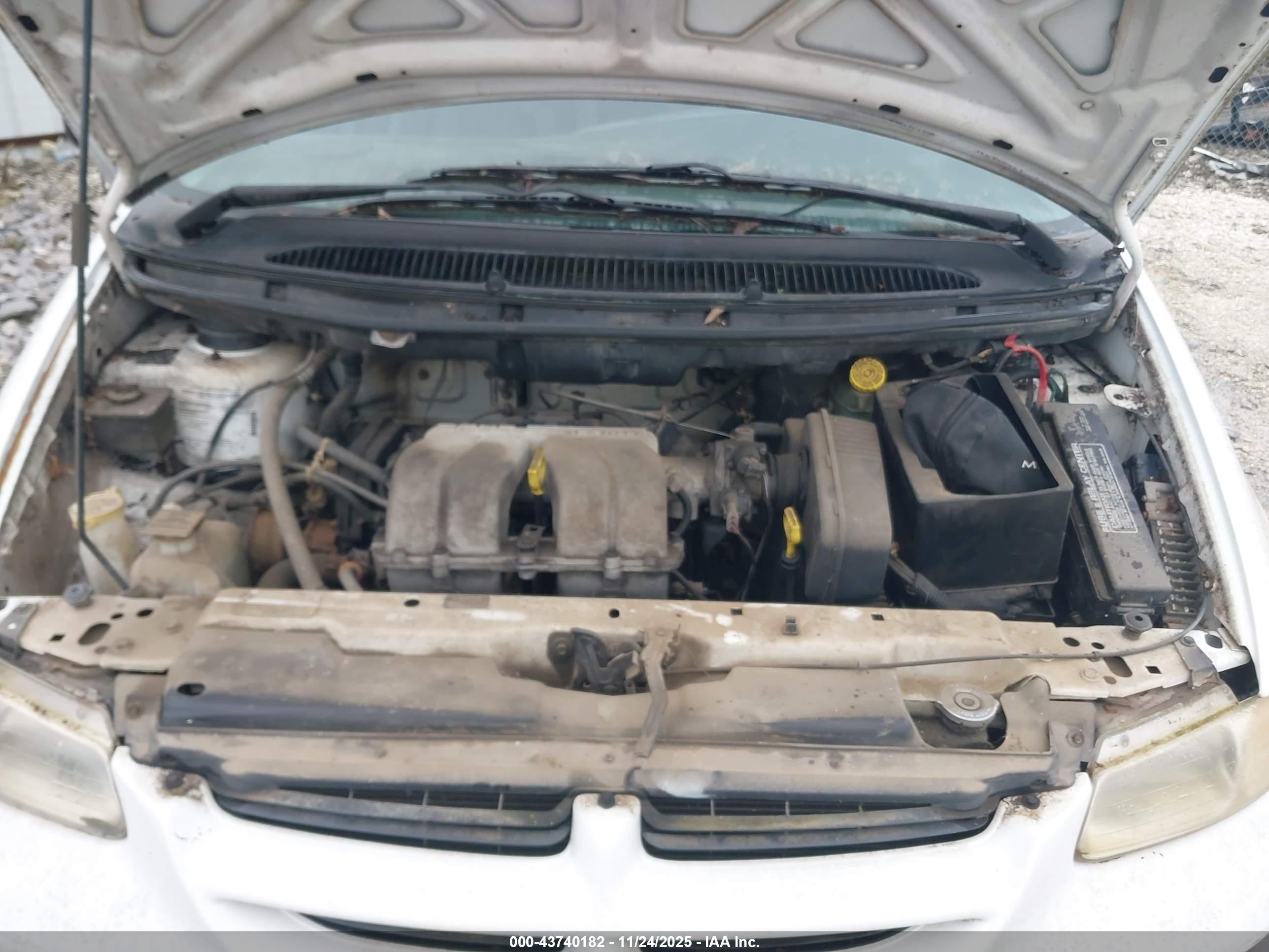 1997 Dodge Caravan   White vin: 2B4FP25B6VR102831