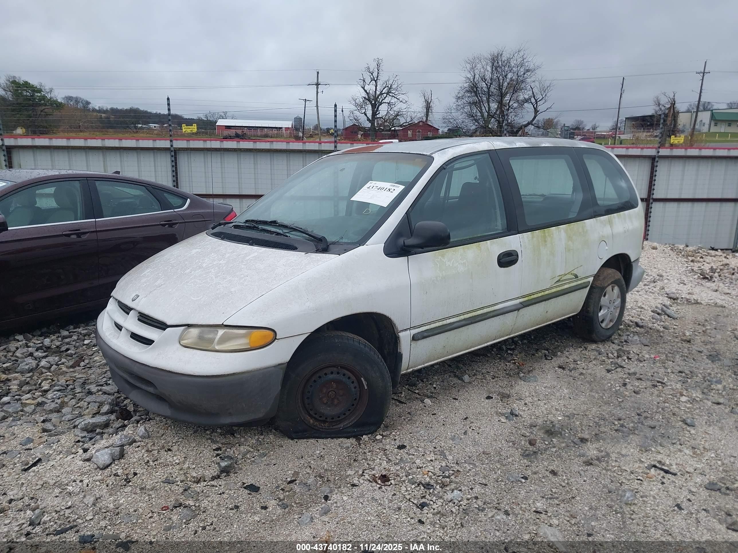 1997 Dodge Caravan   White vin: 2B4FP25B6VR102831