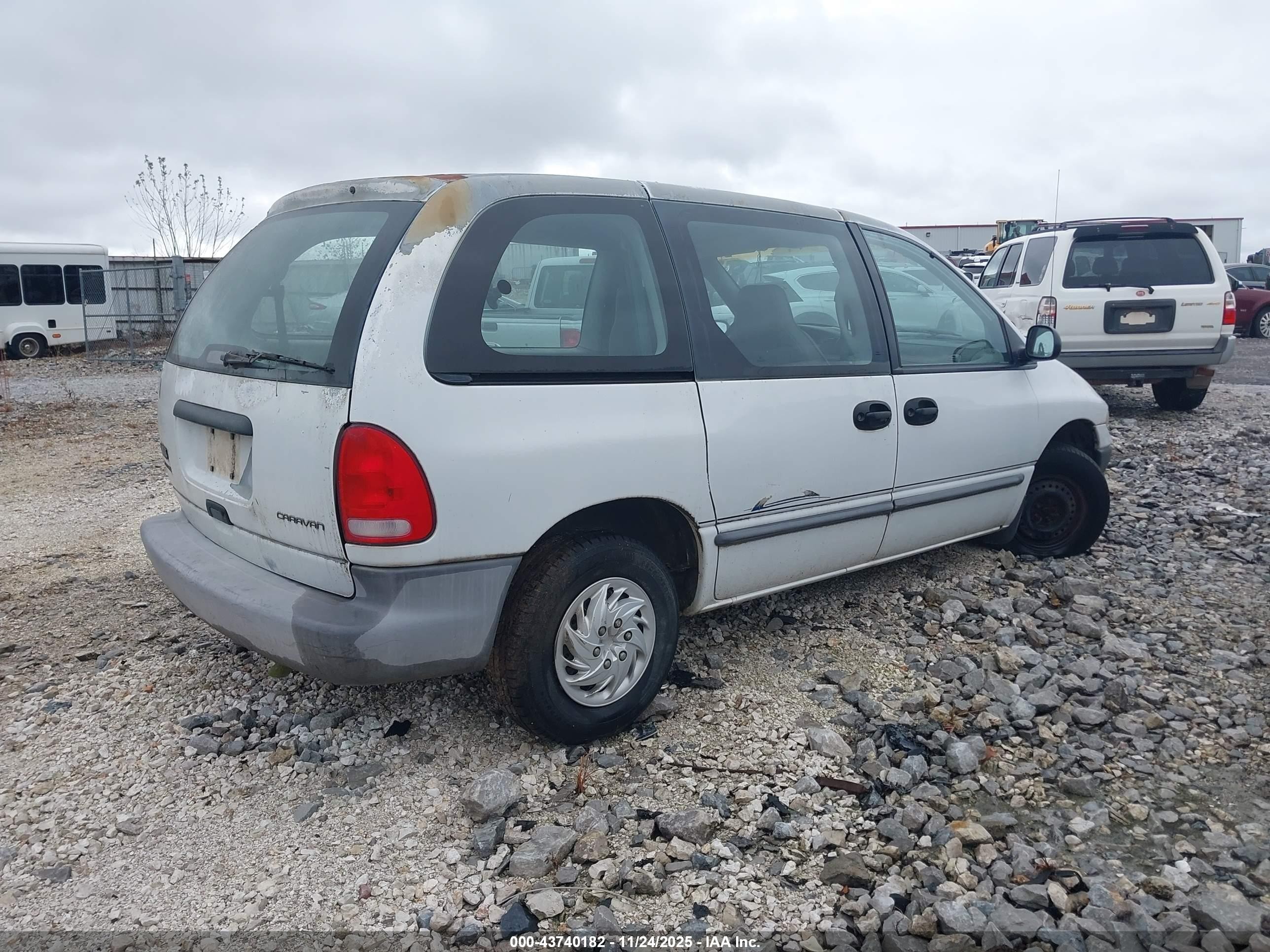 1997 Dodge Caravan   White vin: 2B4FP25B6VR102831