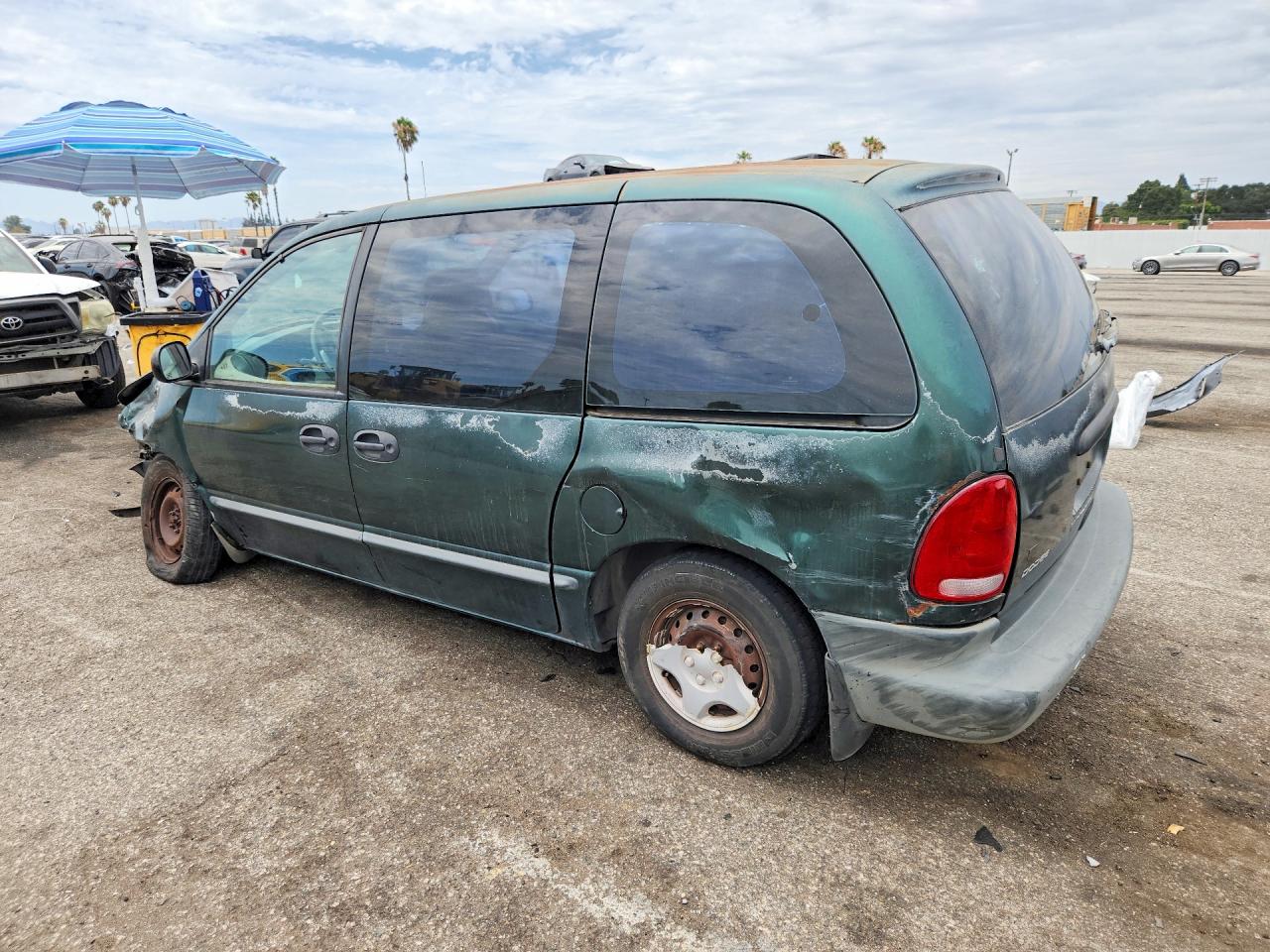 1998 Dodge Caravan Green vin: 2B4FP25B6WR764782
