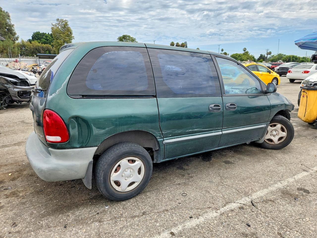 1998 Dodge Caravan Green vin: 2B4FP25B6WR764782