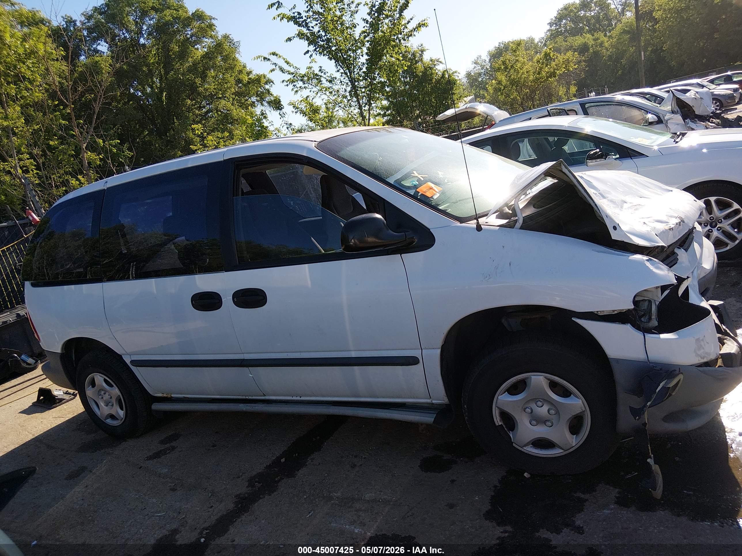2000 Dodge Caravan   White vin: 2B4FP25B7YR699802