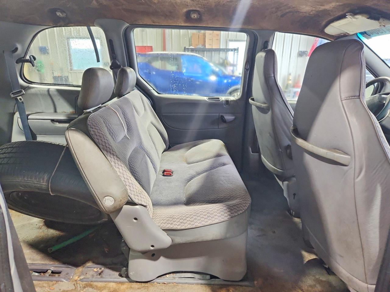 2000 Dodge Caravan Turquoise vin: 2B4FP25B8YR692602