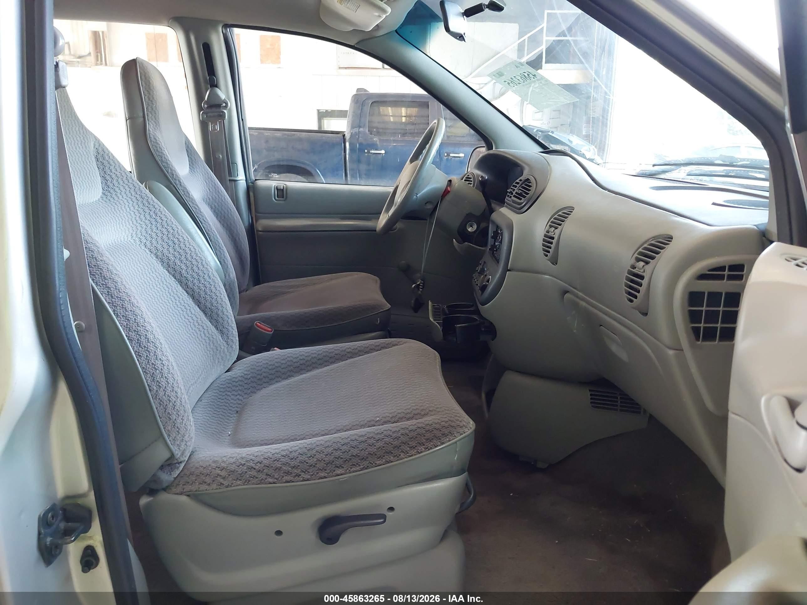 2000 Dodge Caravan   Gray vin: 2B4FP25B8YR708460