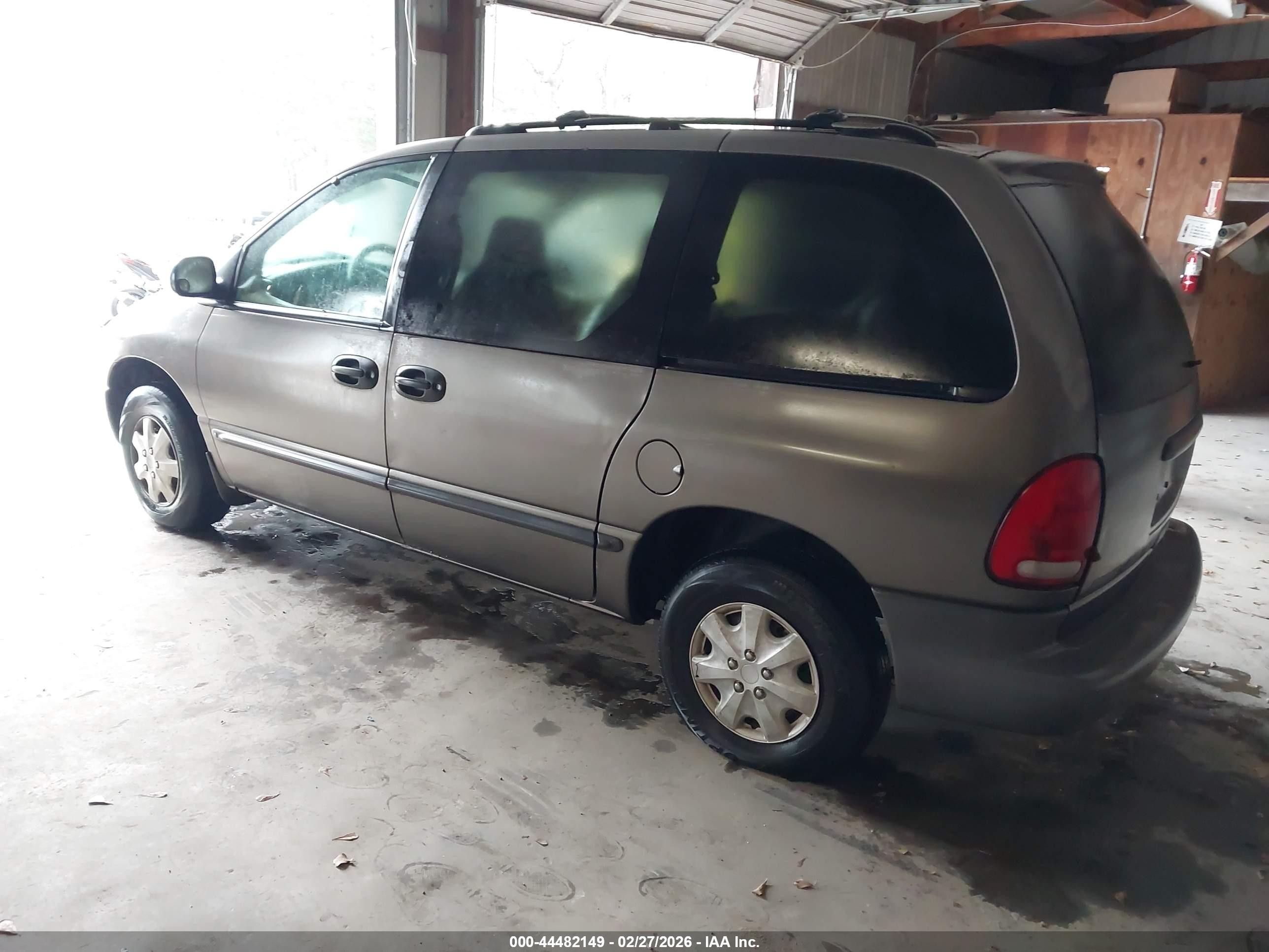 1998 Dodge Caravan   Brown vin: 2B4FP25B9WR681346