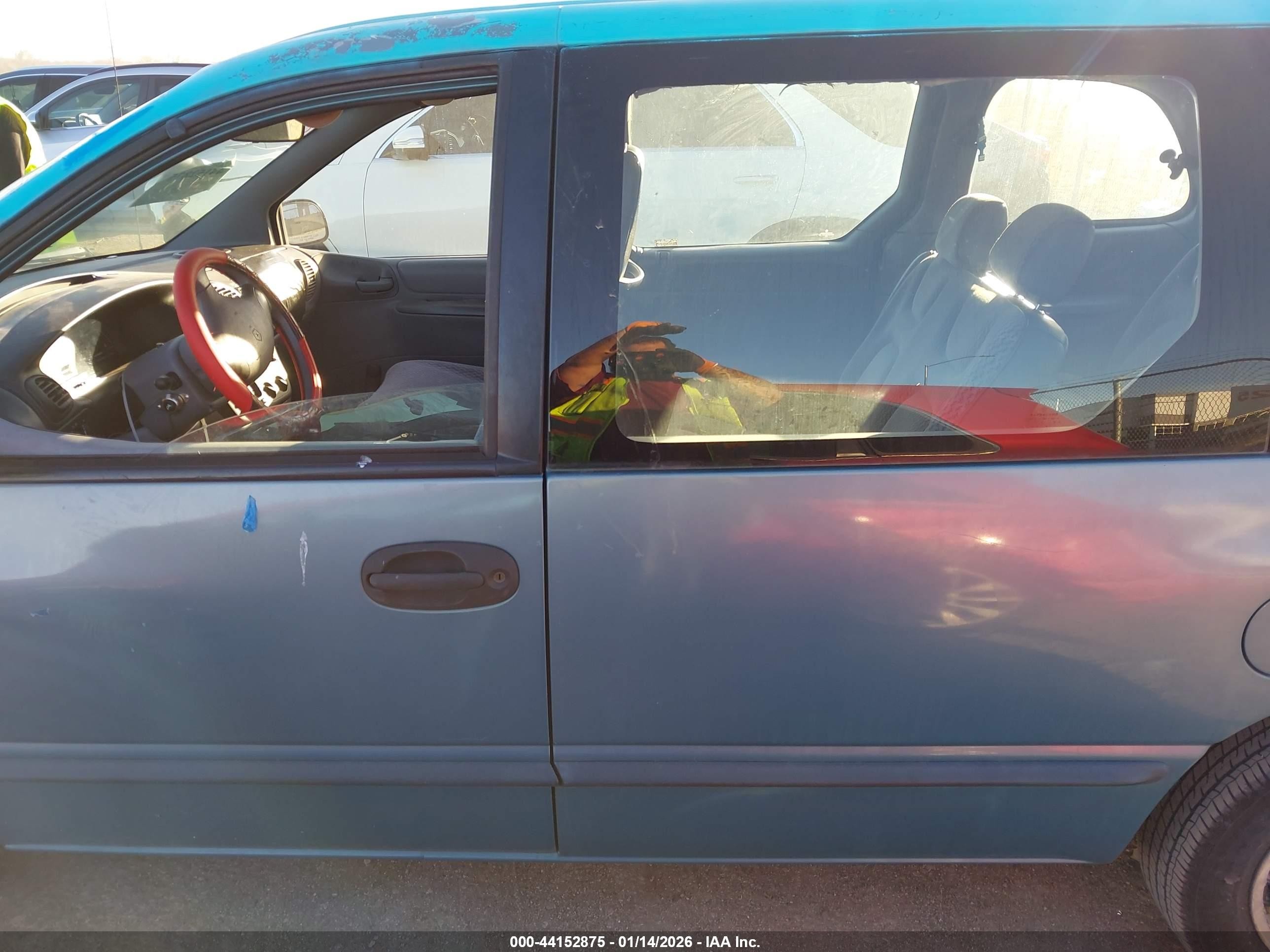 1999 Dodge Caravan   Blue vin: 2B4FP25B9XR463280