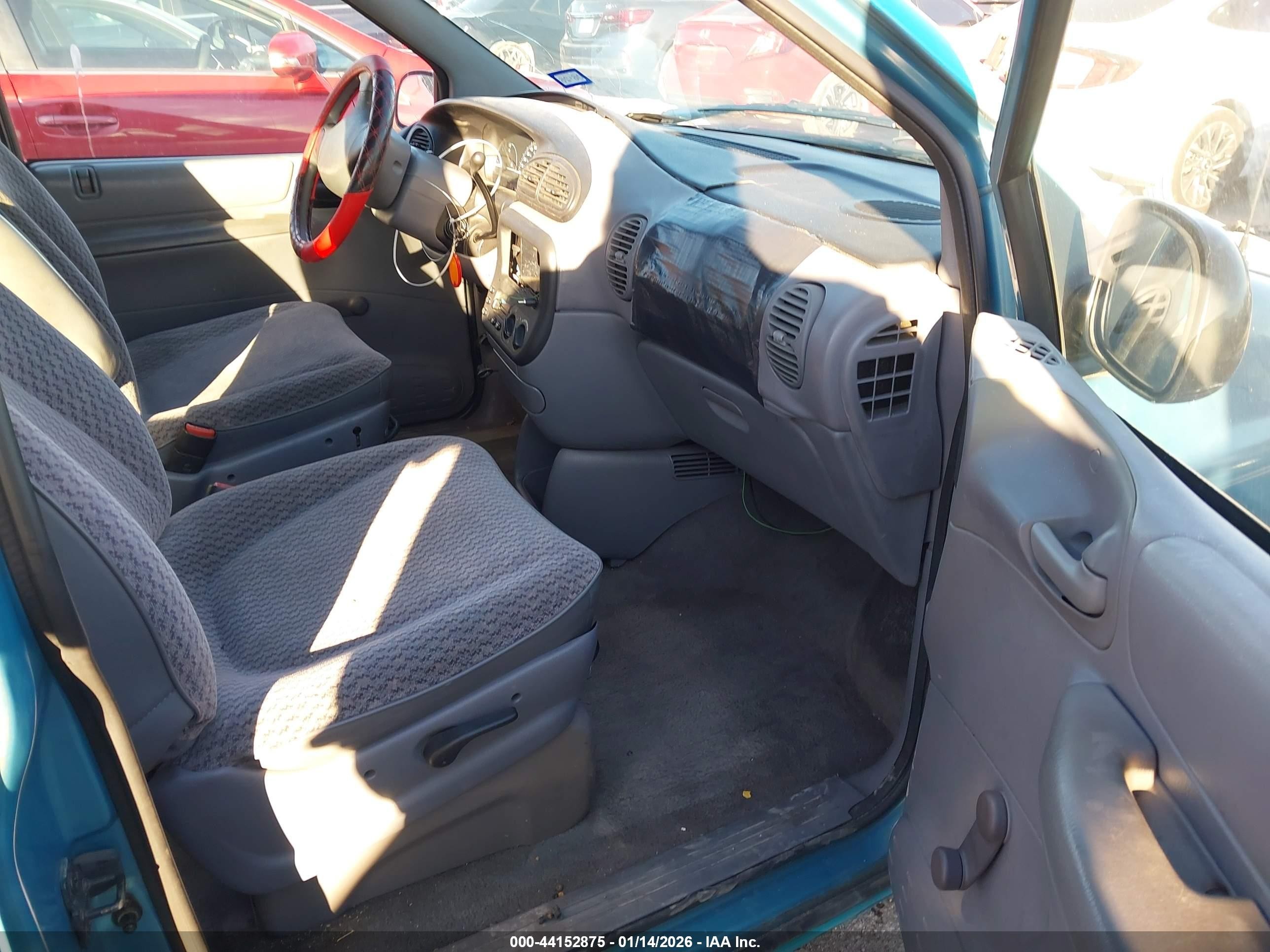 1999 Dodge Caravan   Blue vin: 2B4FP25B9XR463280
