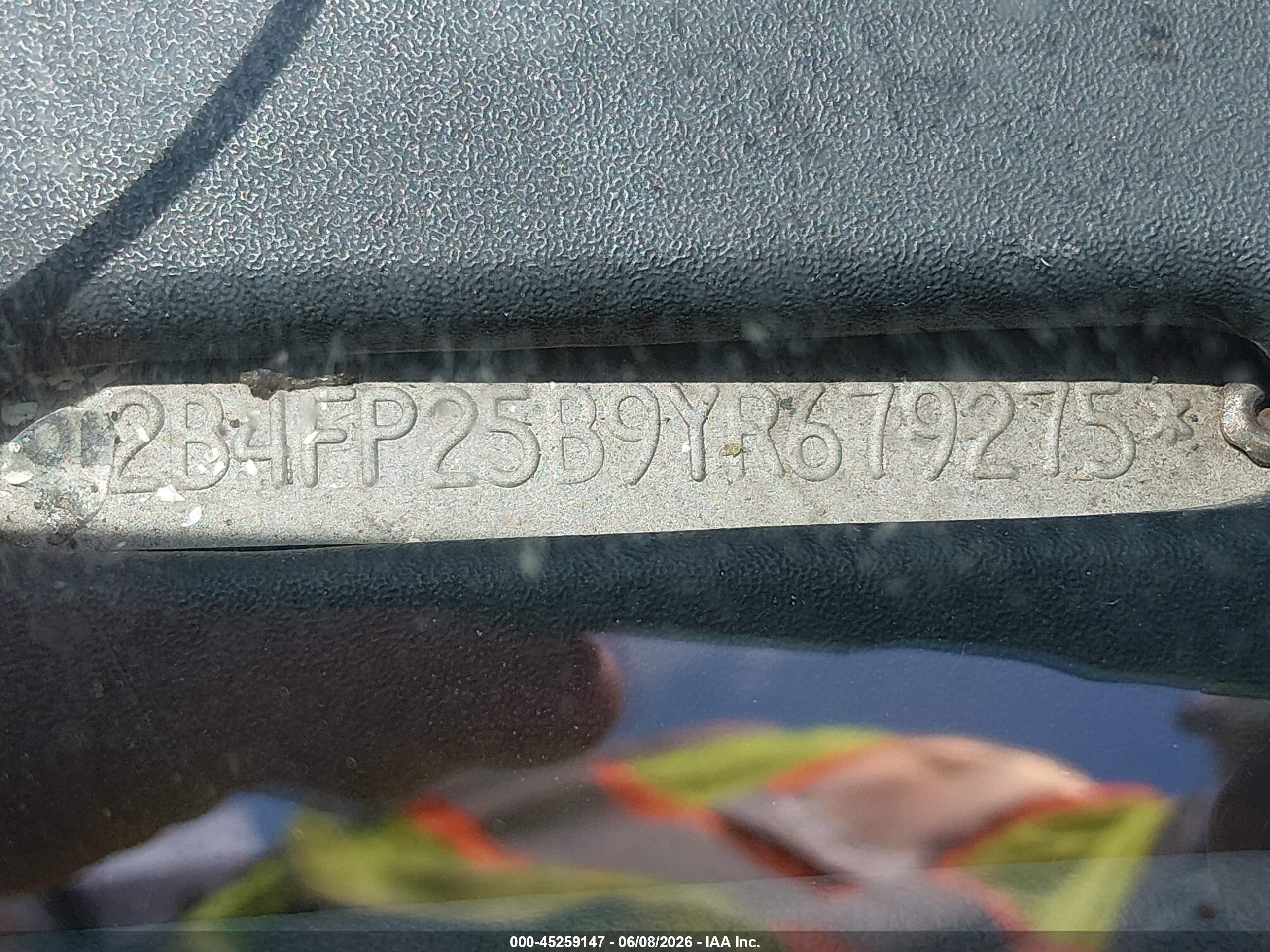 2000 Dodge Caravan   Темно-бордовый vin: 2B4FP25B9YR679275