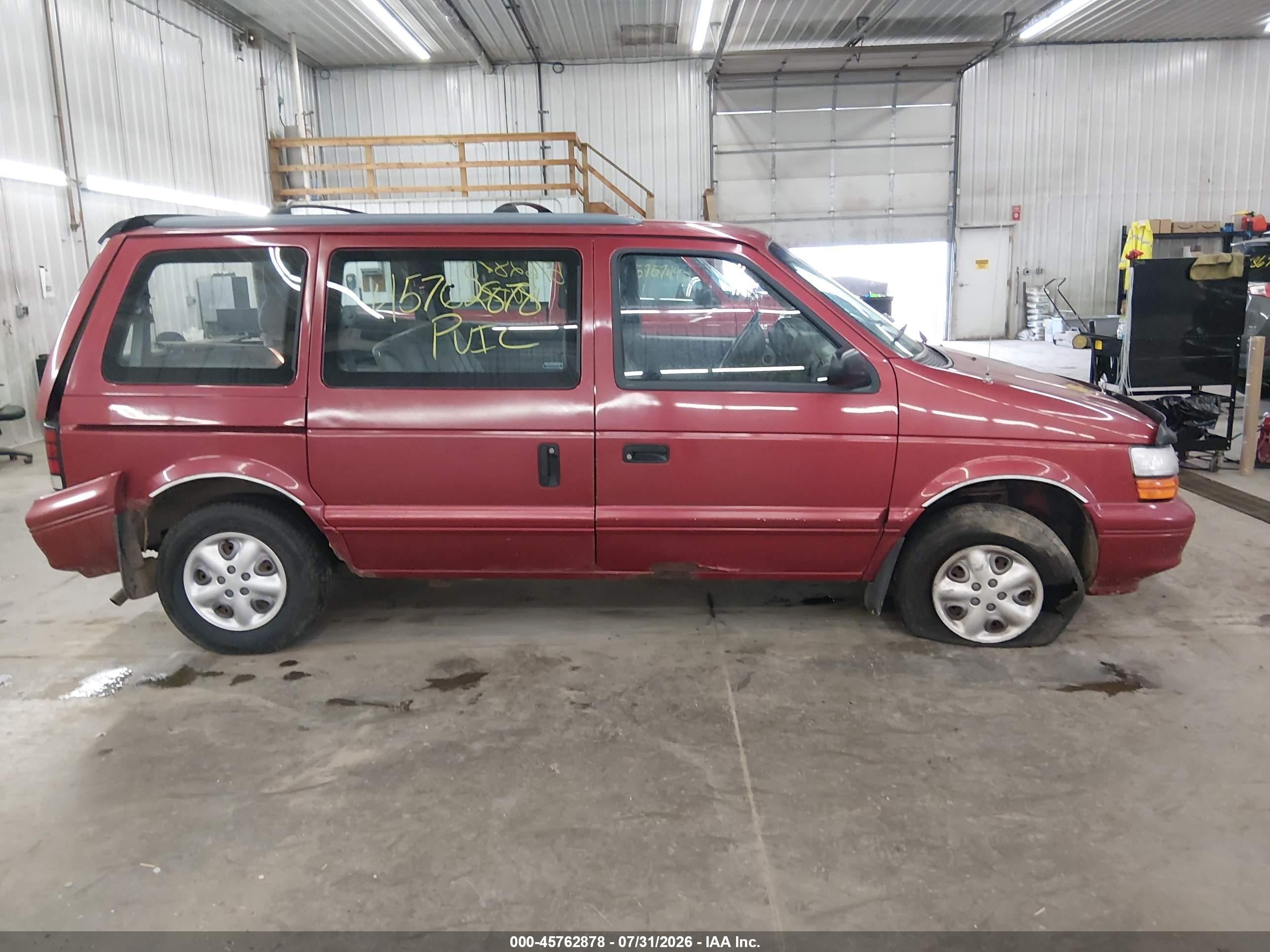 1994 Dodge Caravan   Red vin: 2B4GH2533RR799696