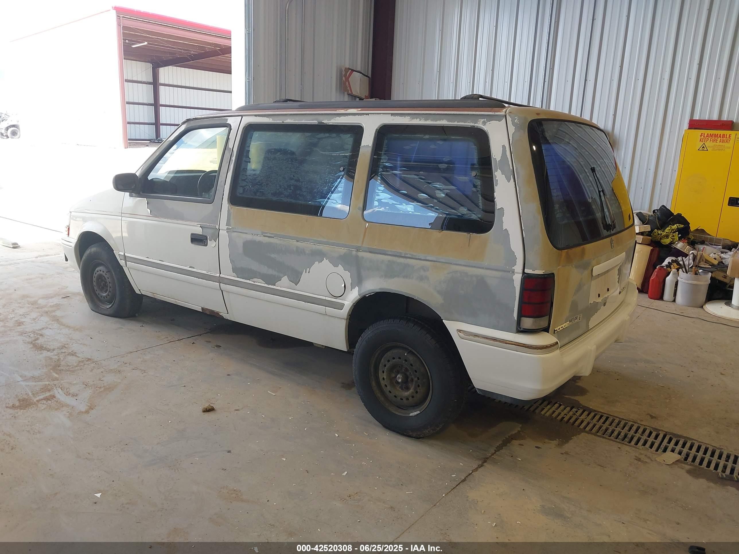 1992 Dodge Caravan Se White vin: 2B4GH45RXNR598095