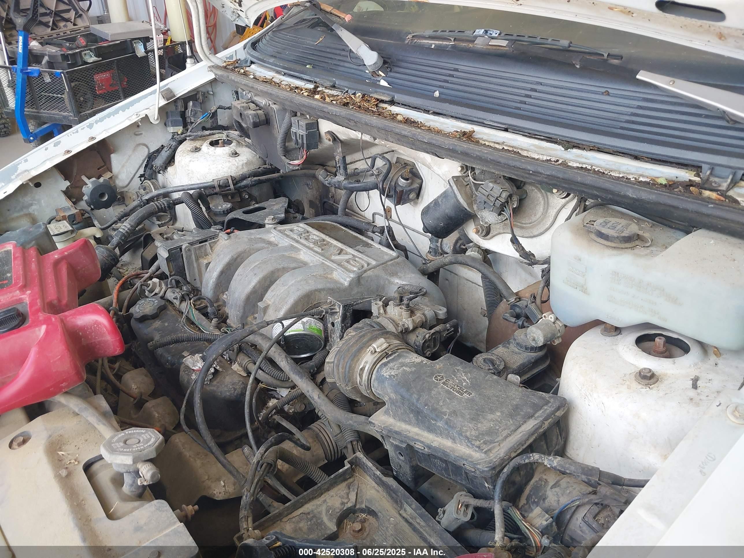 1992 Dodge Caravan Se White vin: 2B4GH45RXNR598095