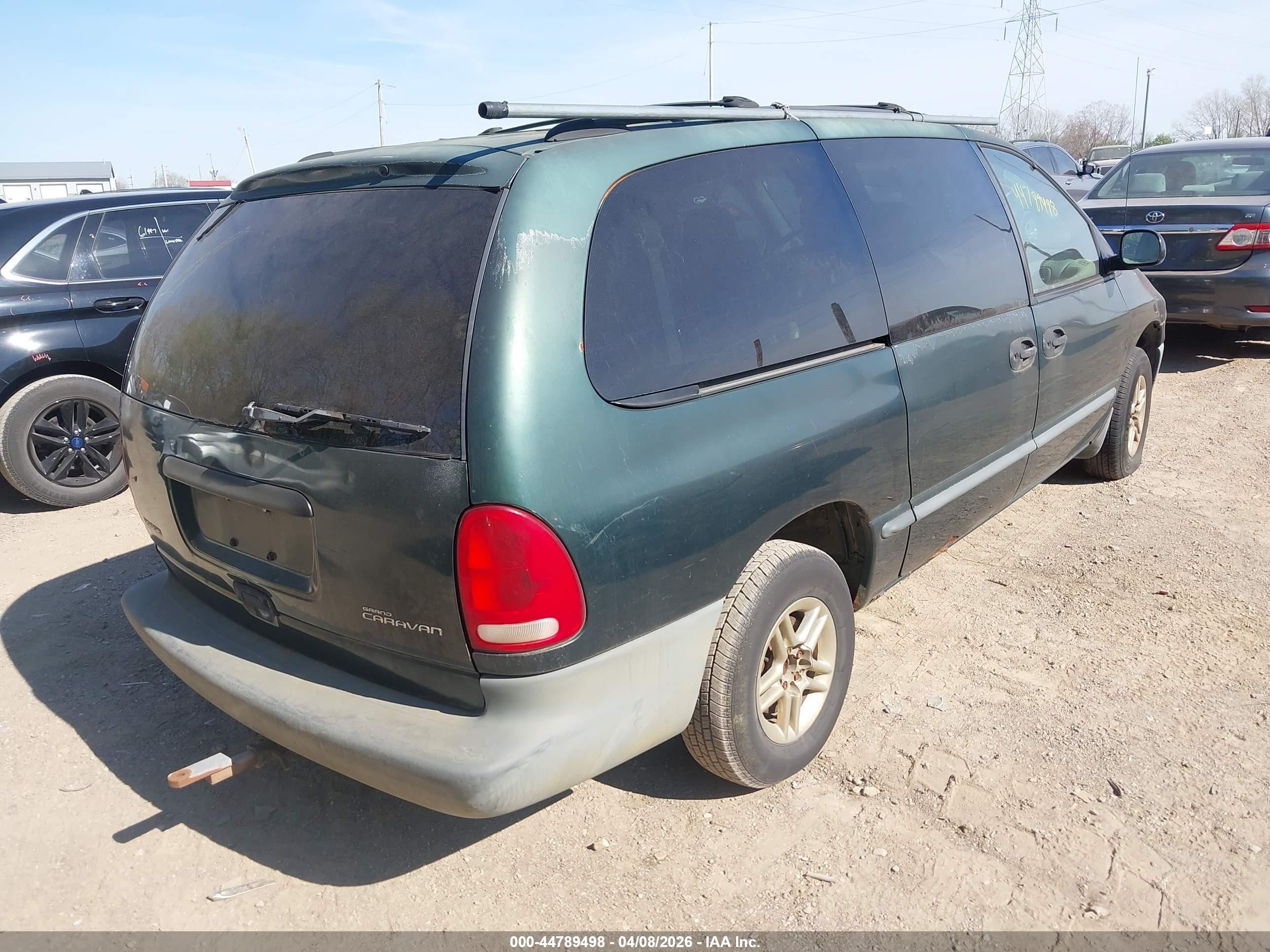 1999 Dodge Grand Caravan   Green vin: 2B4GP2435XR110419
