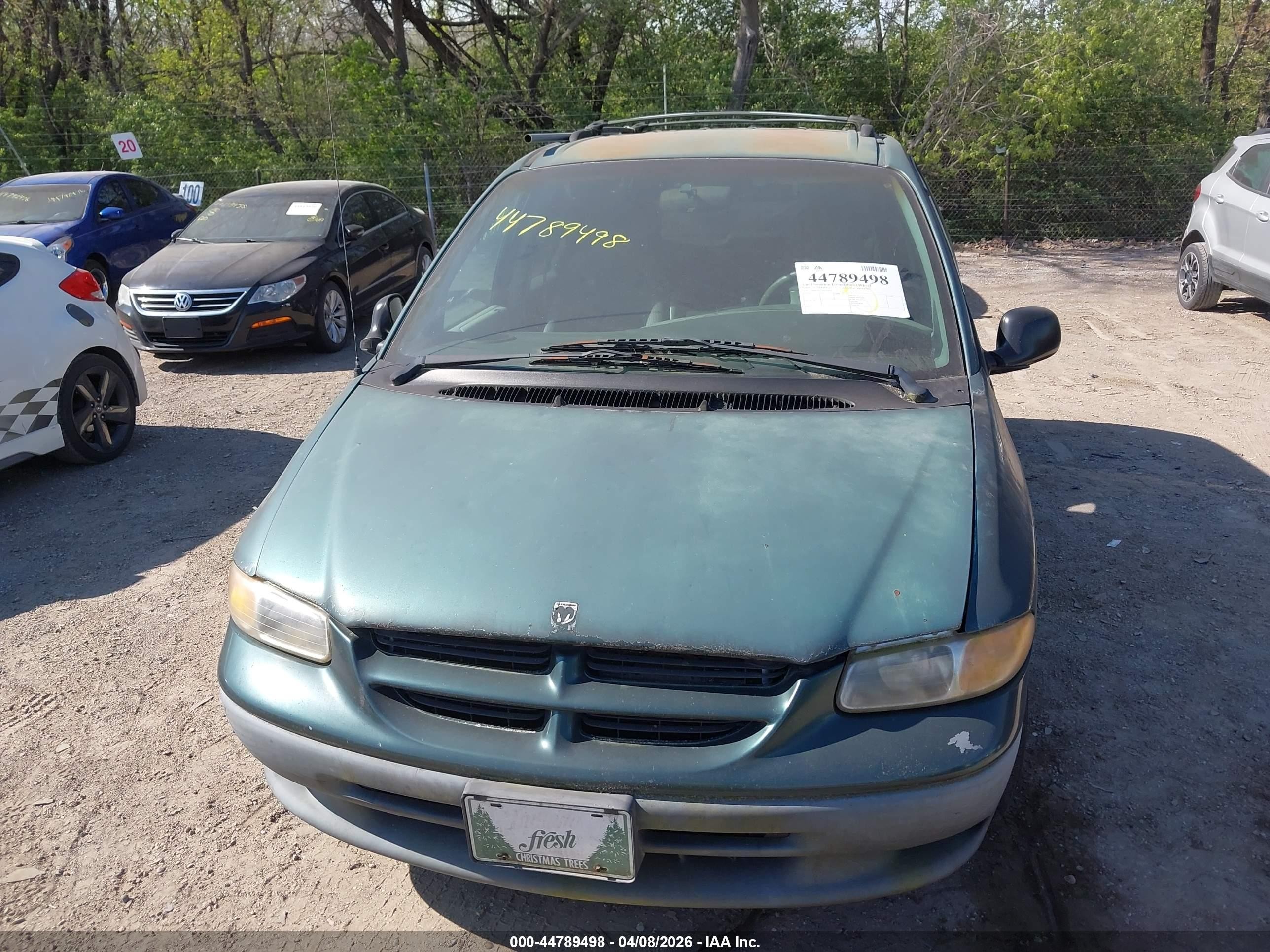 1999 Dodge Grand Caravan   Green vin: 2B4GP2435XR110419