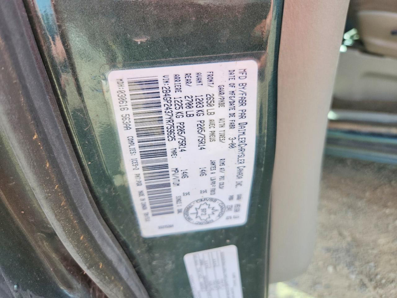 2000 Dodge Grand Caravan Green vin: 2B4GP2437YR759625