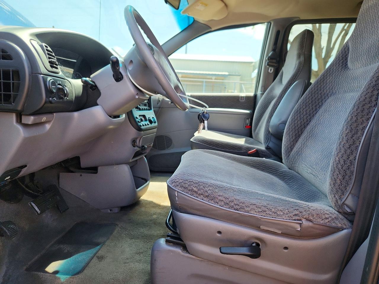 2000 Dodge Caravan Blue vin: 2B4GP2530YR737559