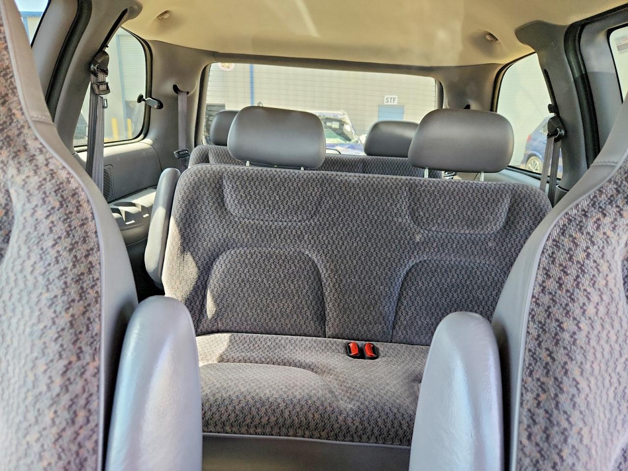 2000 Dodge Caravan Blue vin: 2B4GP2530YR737559