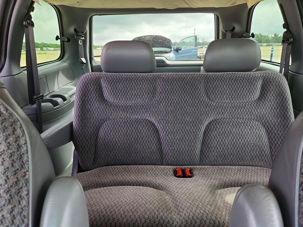2000 Dodge Caravan Gray vin: 2B4GP2532YR839428