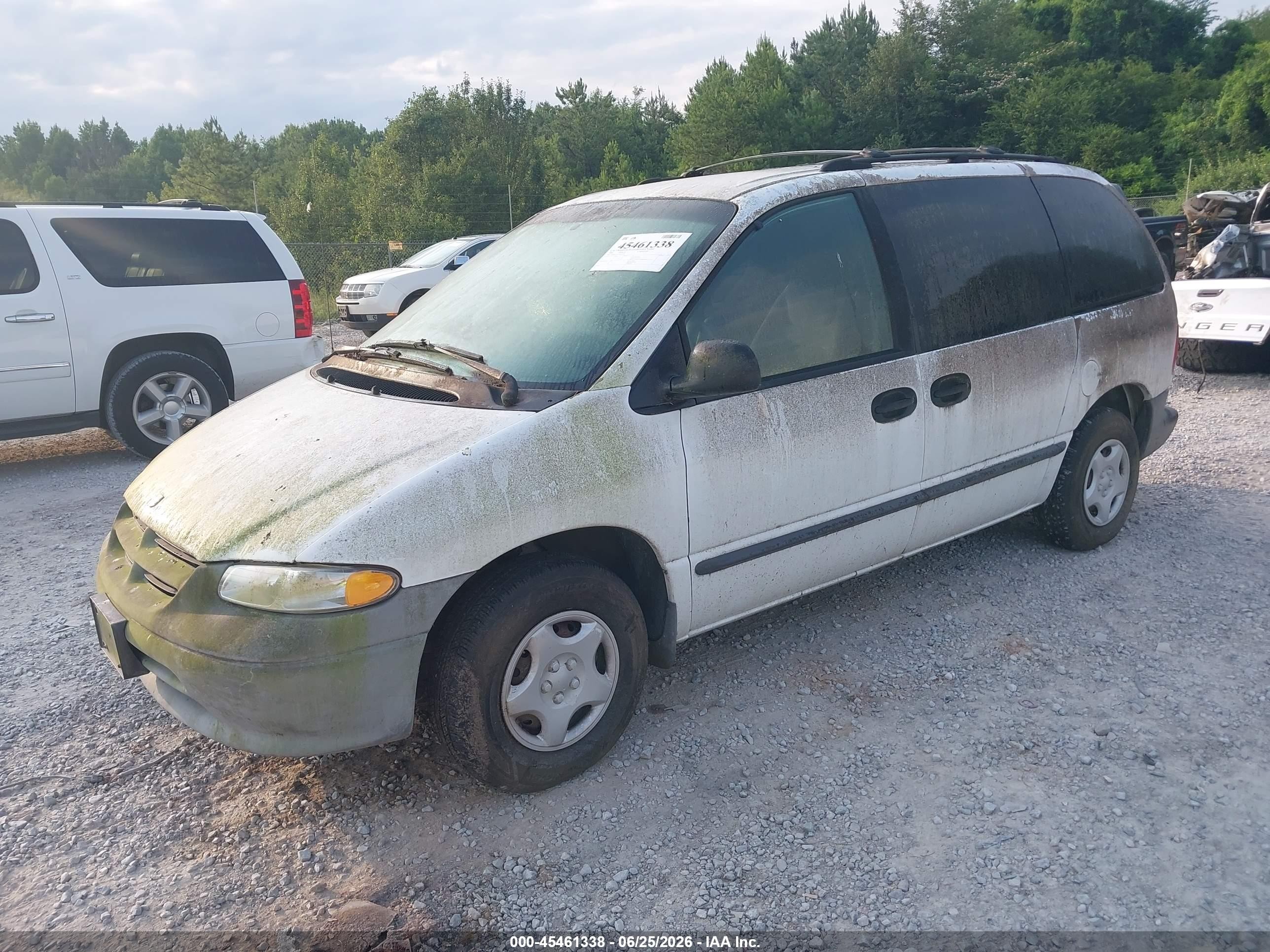 2000 Dodge Caravan   White vin: 2B4GP2534YR859728