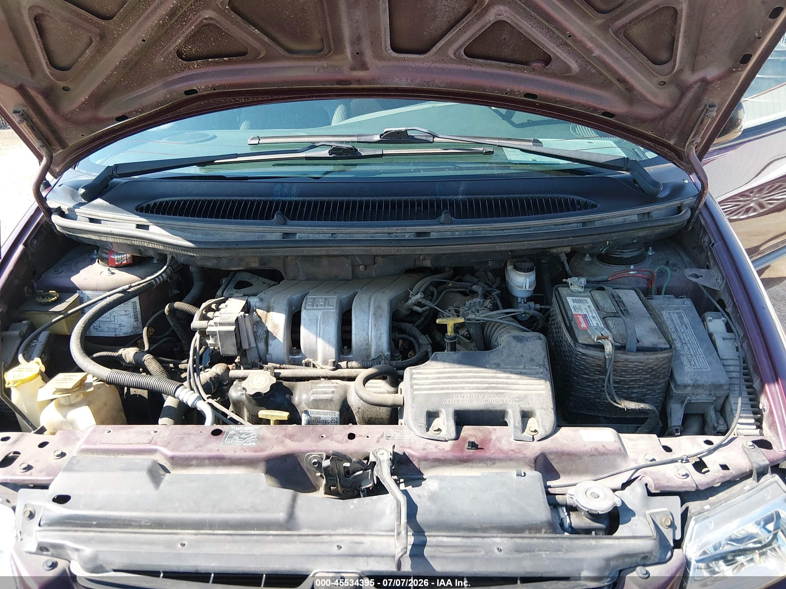 2000 Dodge Caravan   Burgundy vin: 2B4GP25R2YR742041