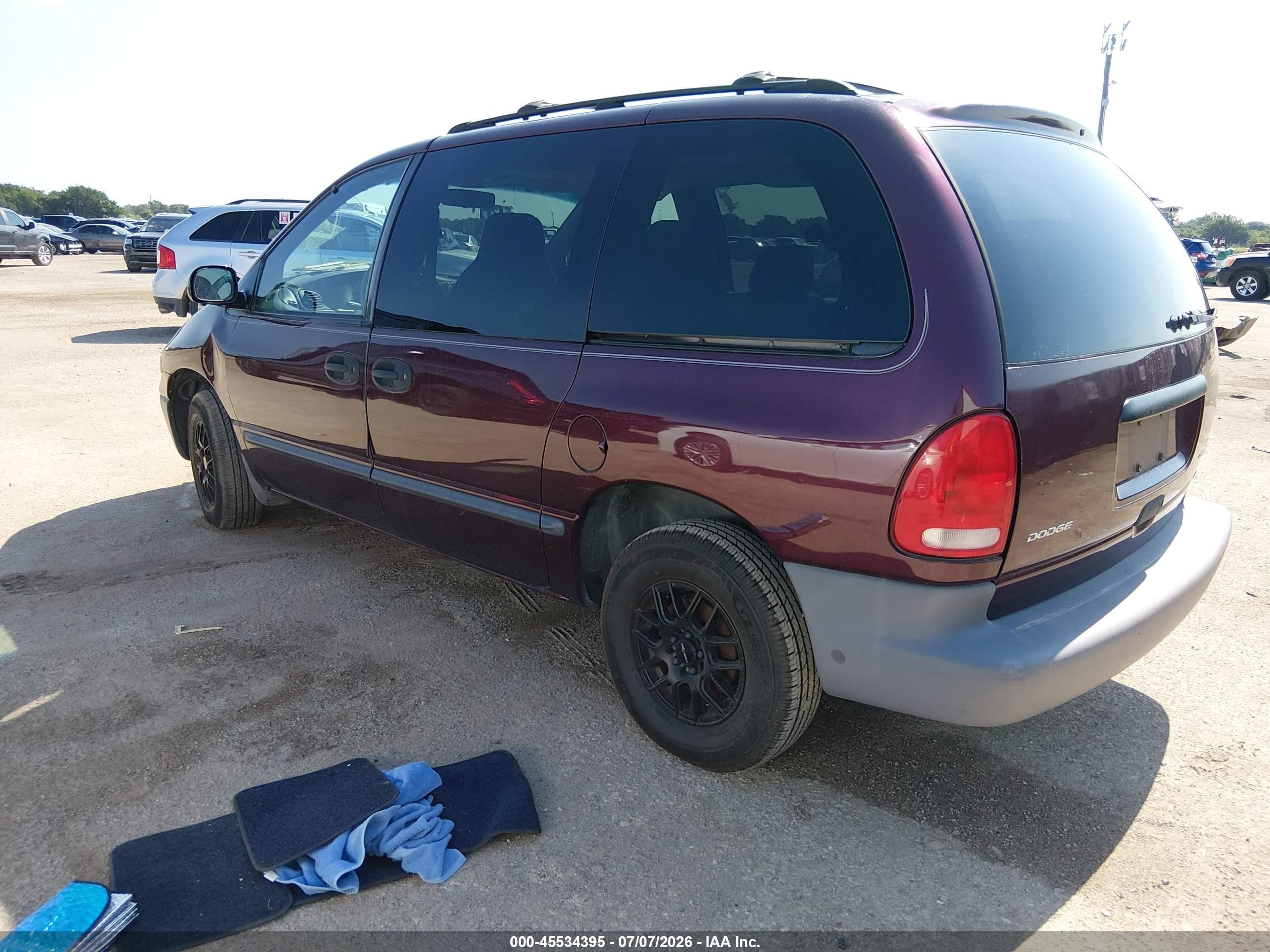 2000 Dodge Caravan   Burgundy vin: 2B4GP25R2YR742041