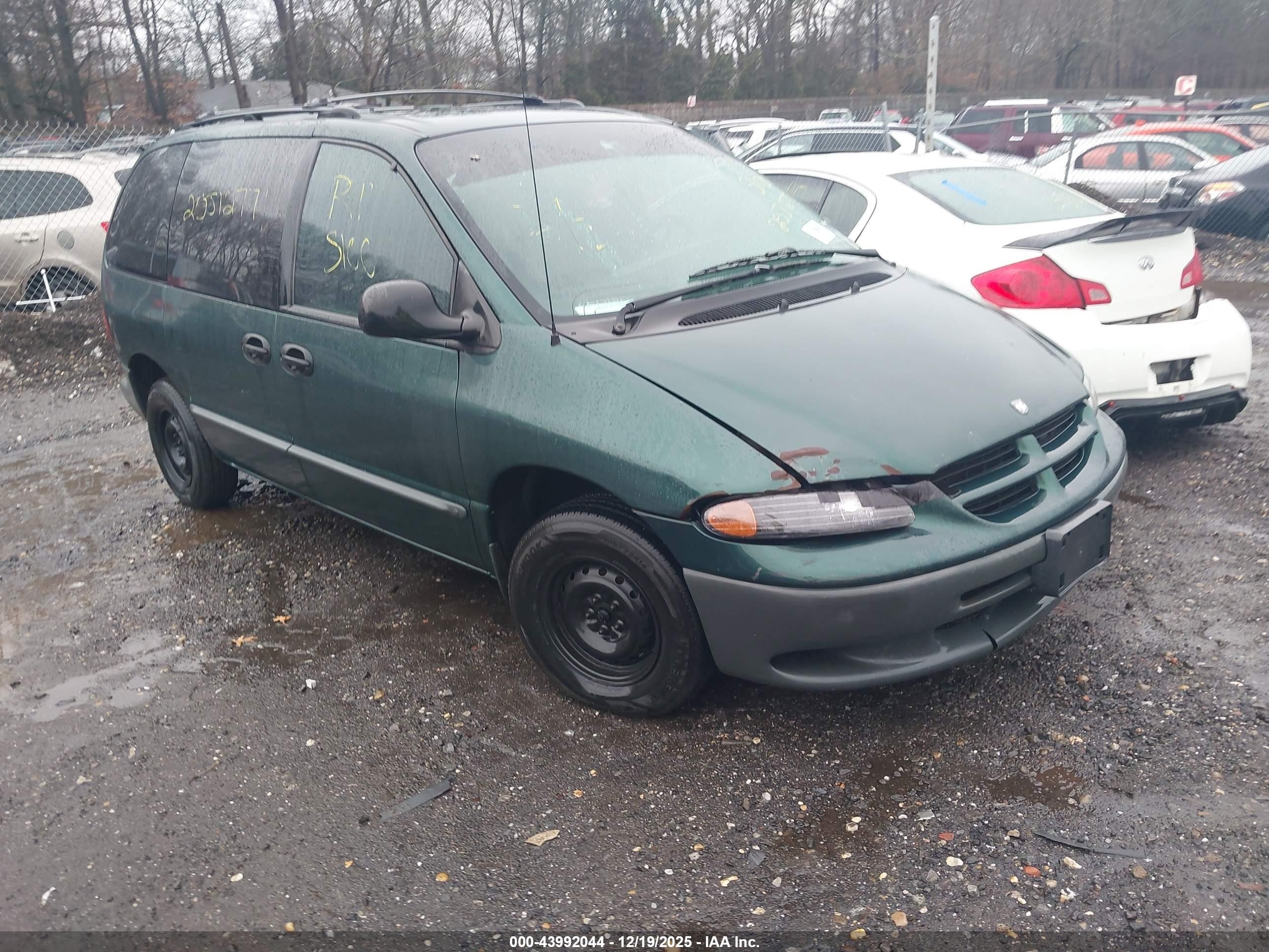 1999 Dodge Caravan   Green vin: 2B4GP25R3XR454771