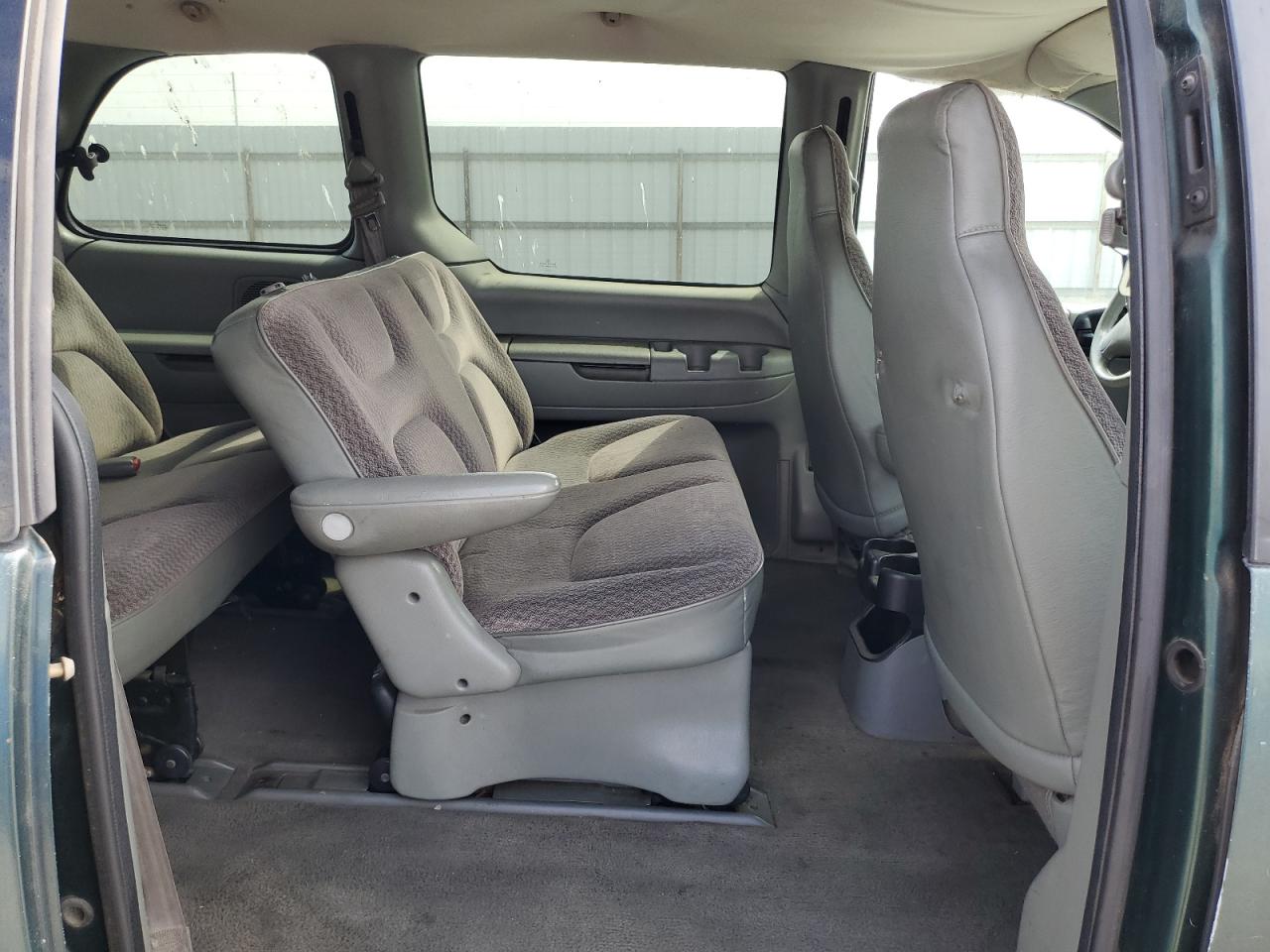 1998 Dodge Caravan Green vin: 2B4GP25R6WR696923