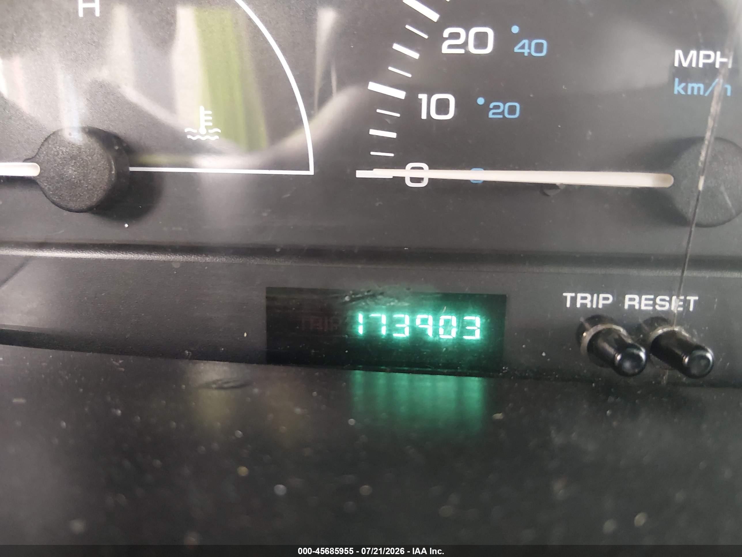 1998 Dodge Caravan   Green vin: 2B4GP25RXWR555854