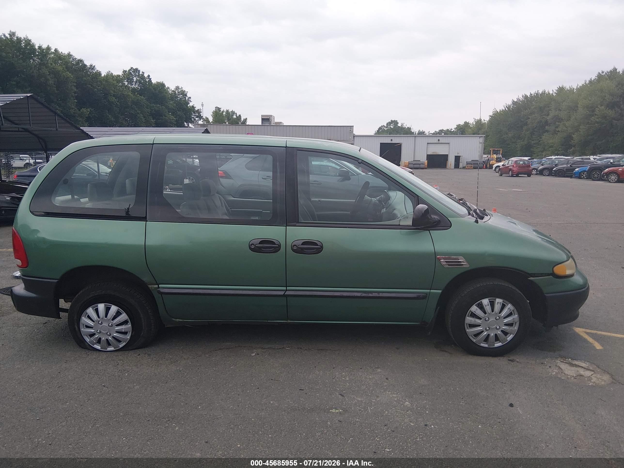 1998 Dodge Caravan   Green vin: 2B4GP25RXWR555854
