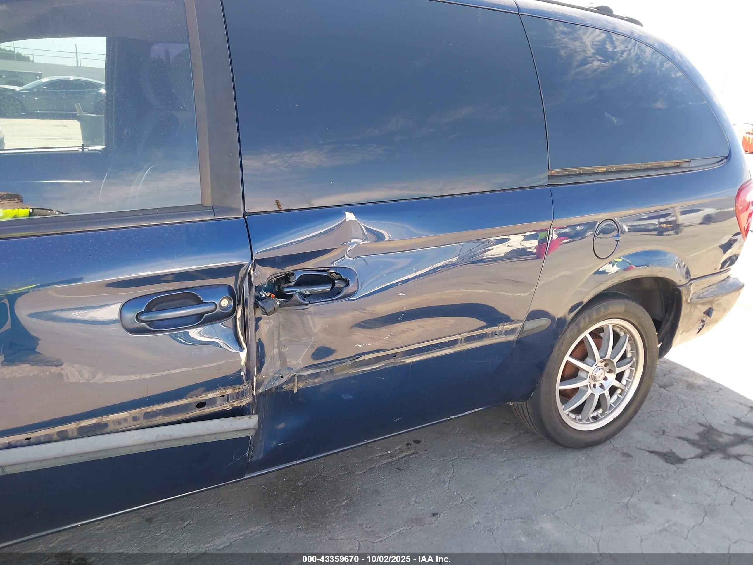 2001 Dodge Grand Caravan Sport Blue vin: 2B4GP44301R330067