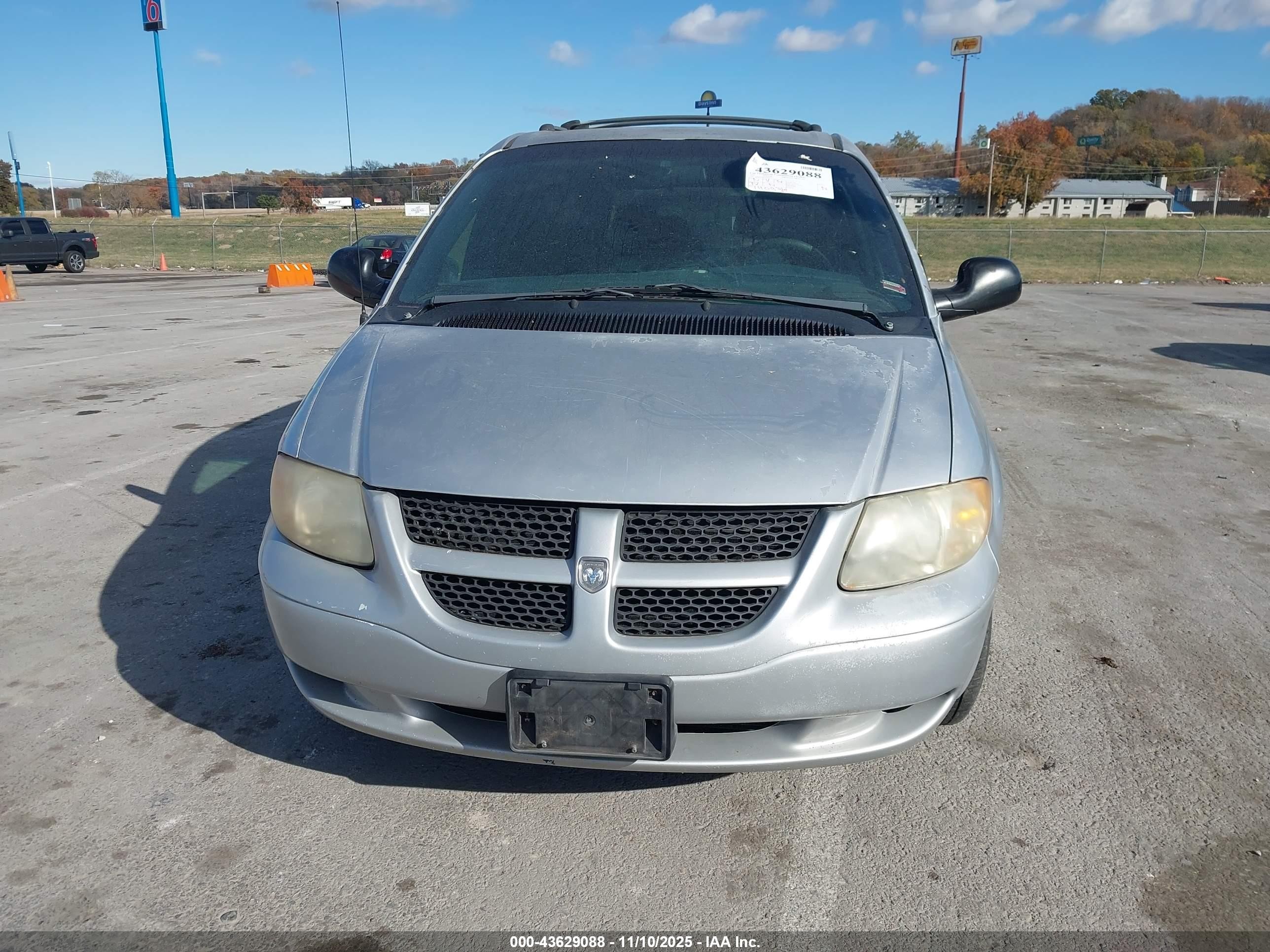2001 Dodge Grand Caravan Sport Серебряный vin: 2B4GP44301R366776