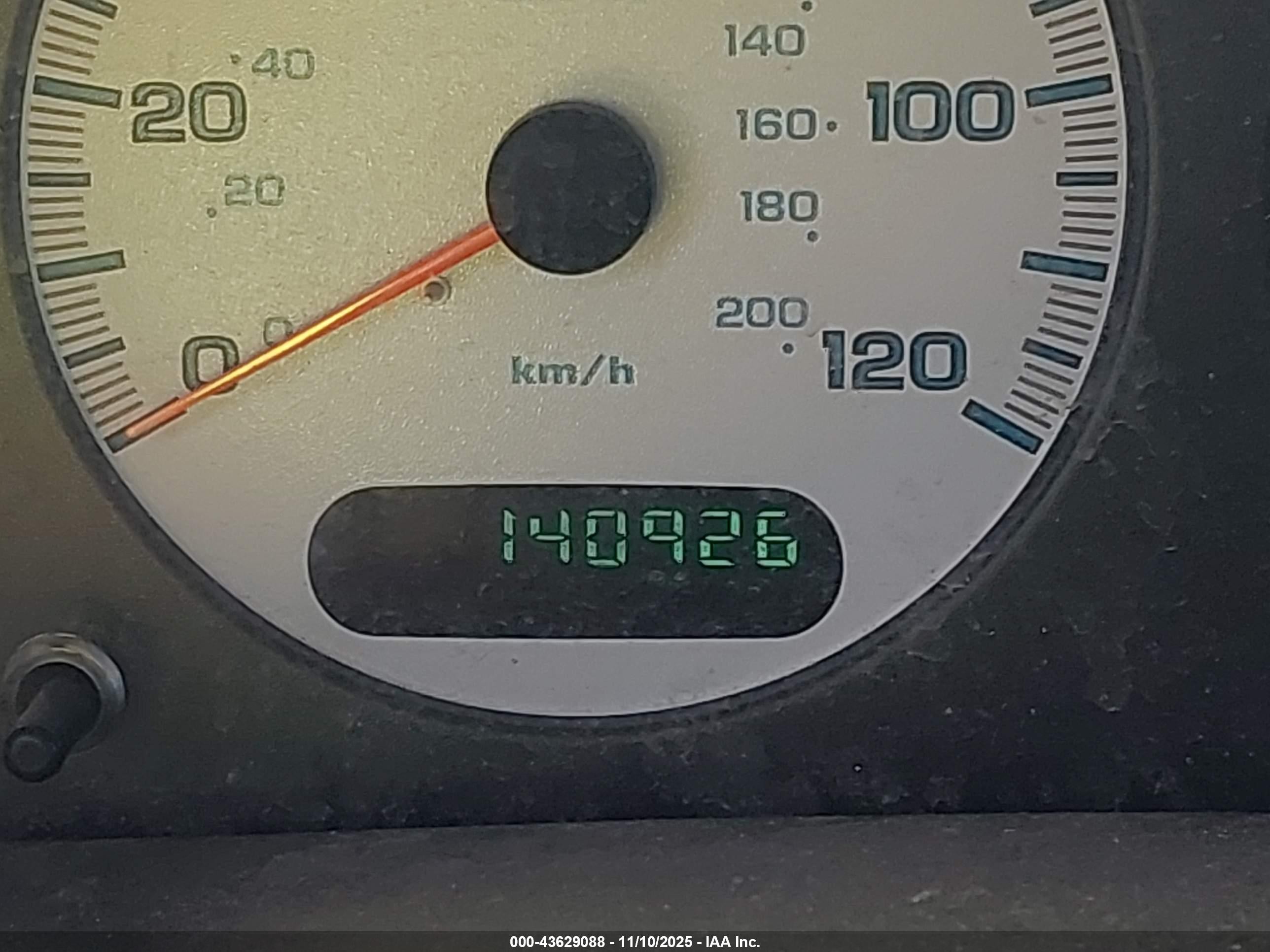 2001 Dodge Grand Caravan Sport Серебряный vin: 2B4GP44301R366776