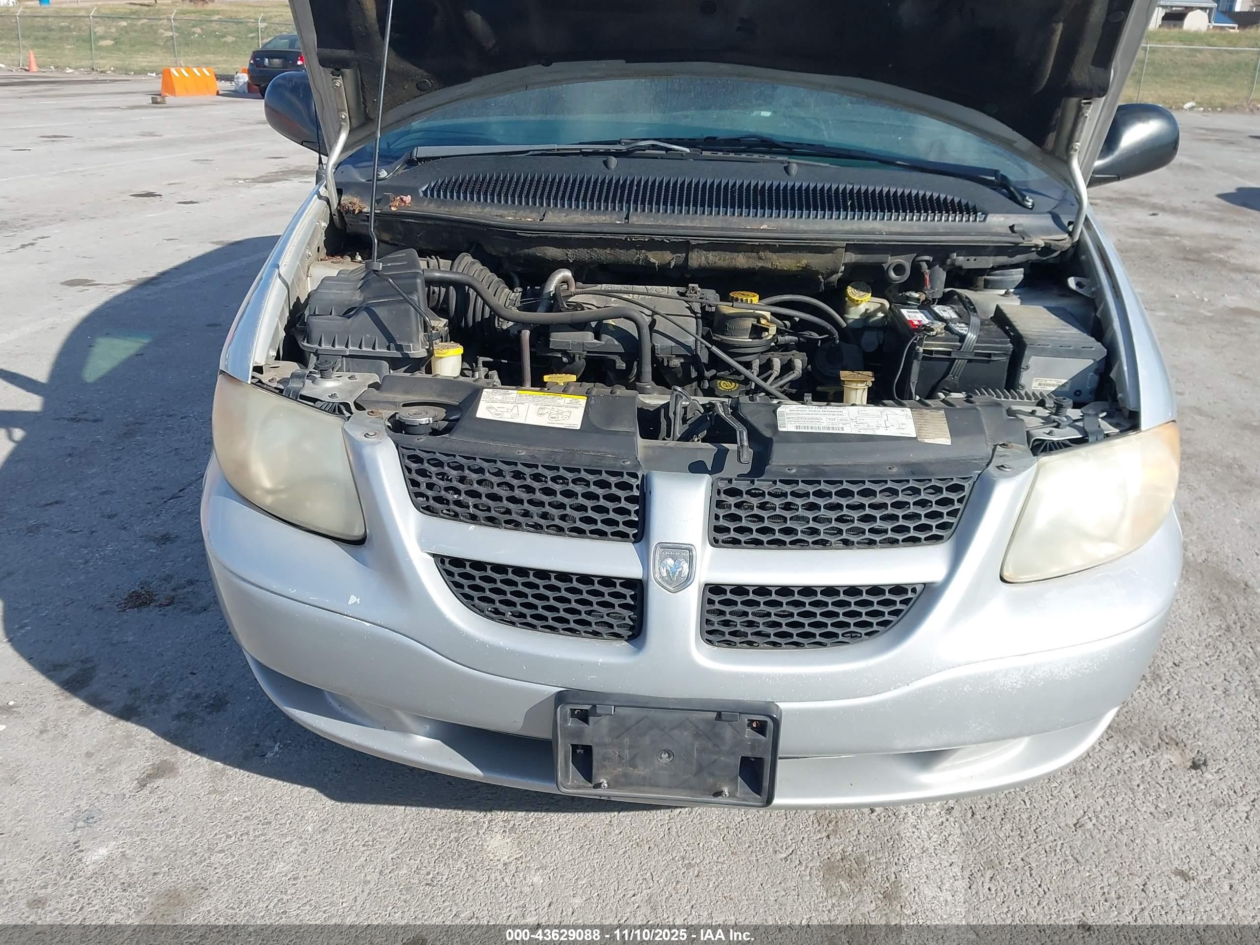 2001 Dodge Grand Caravan Sport Серебряный vin: 2B4GP44301R366776