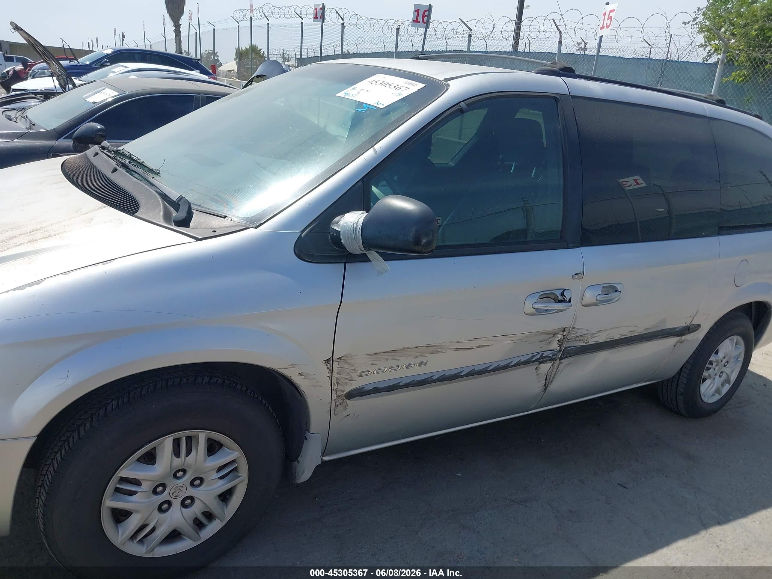 2001 Dodge Grand Caravan Sport Silver vin: 2B4GP44311R203683