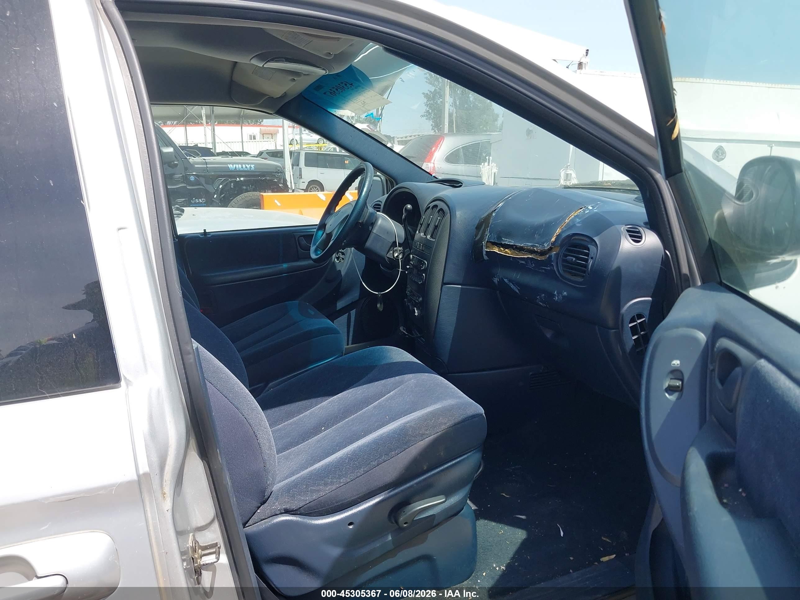 2001 Dodge Grand Caravan Sport Silver vin: 2B4GP44311R203683