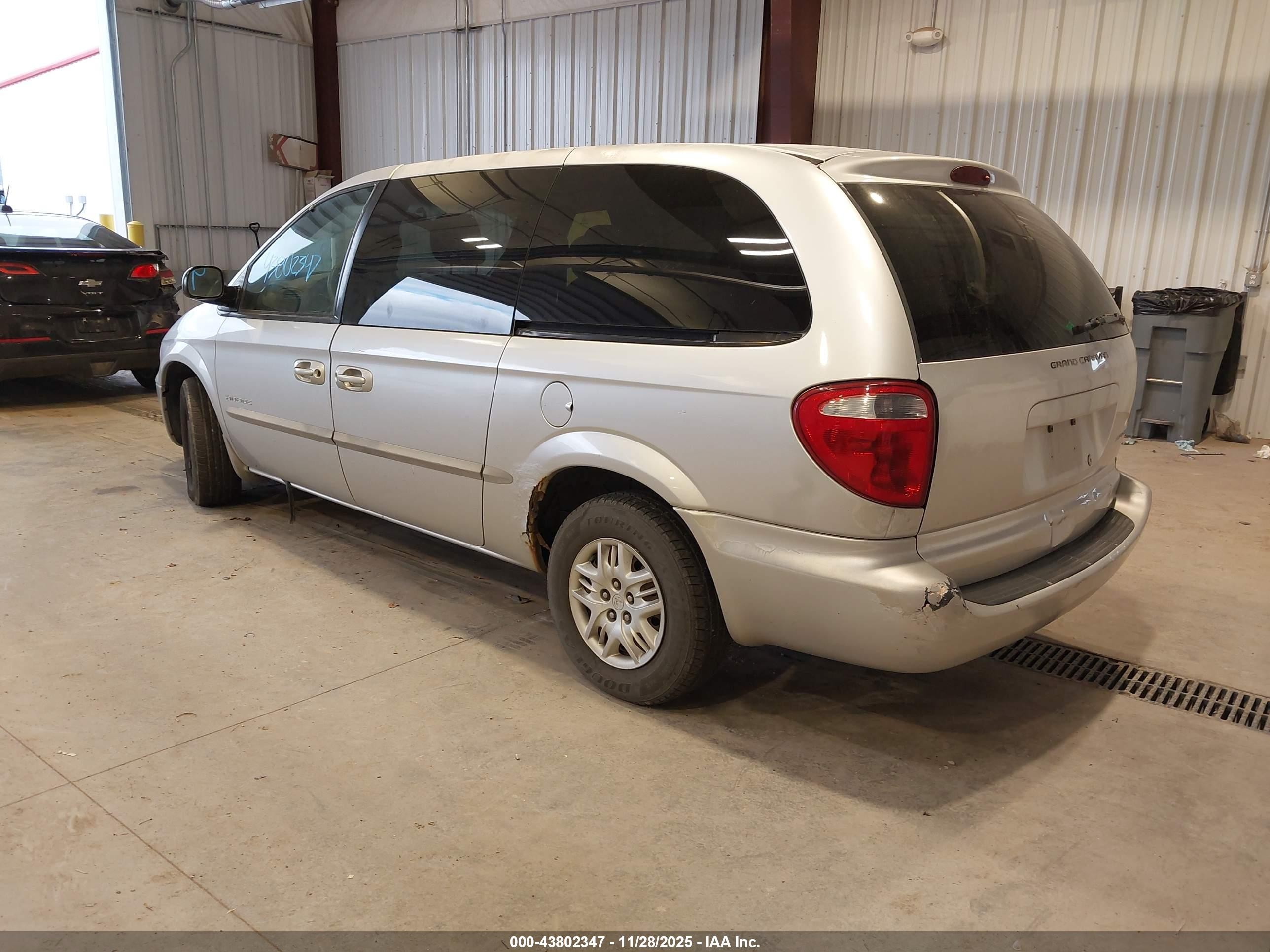 2001 Dodge Grand Caravan Sport Silver vin: 2B4GP44311R326626