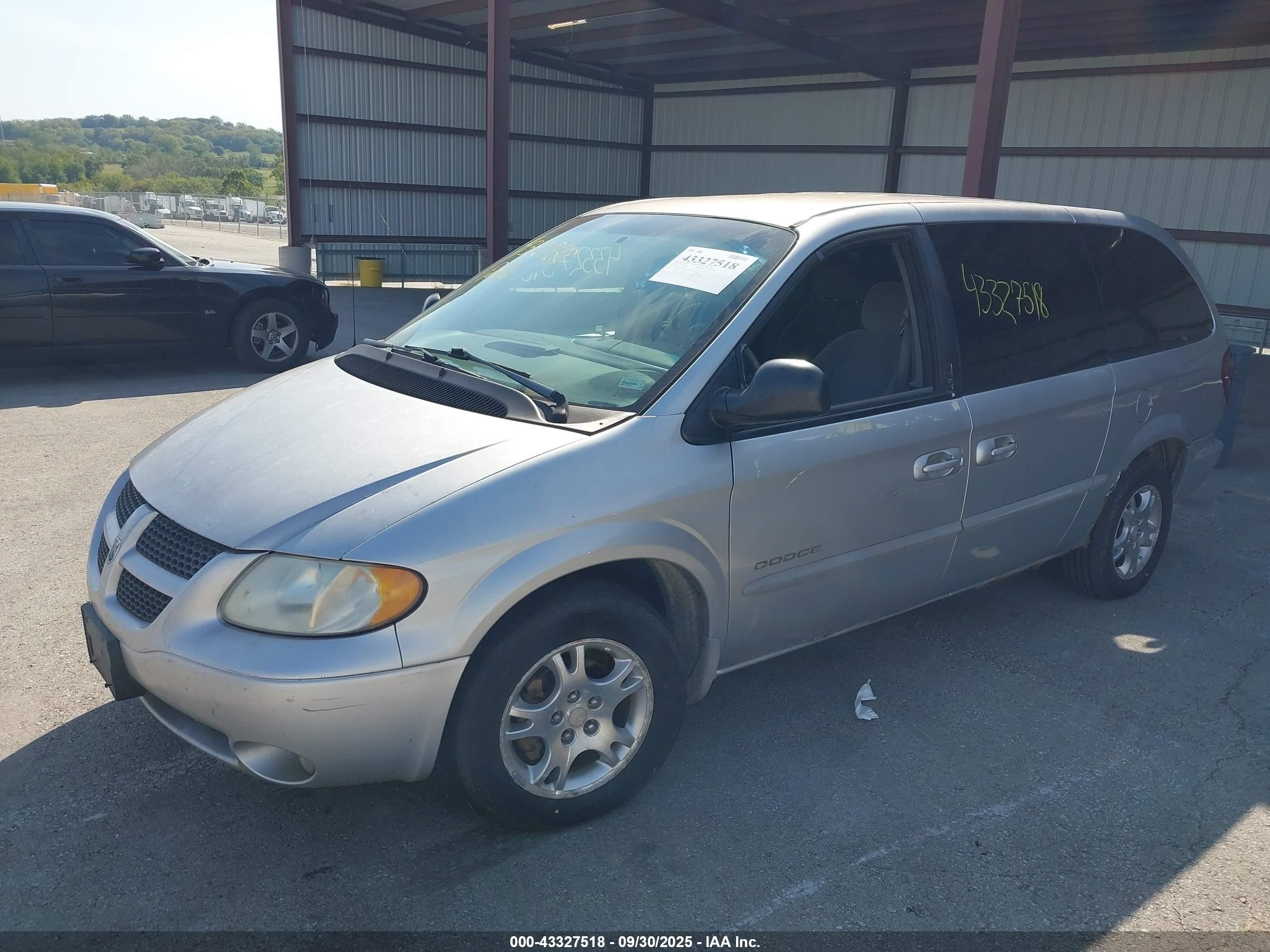 2001 Dodge Grand Caravan Sport Silver vin: 2B4GP44321R283155