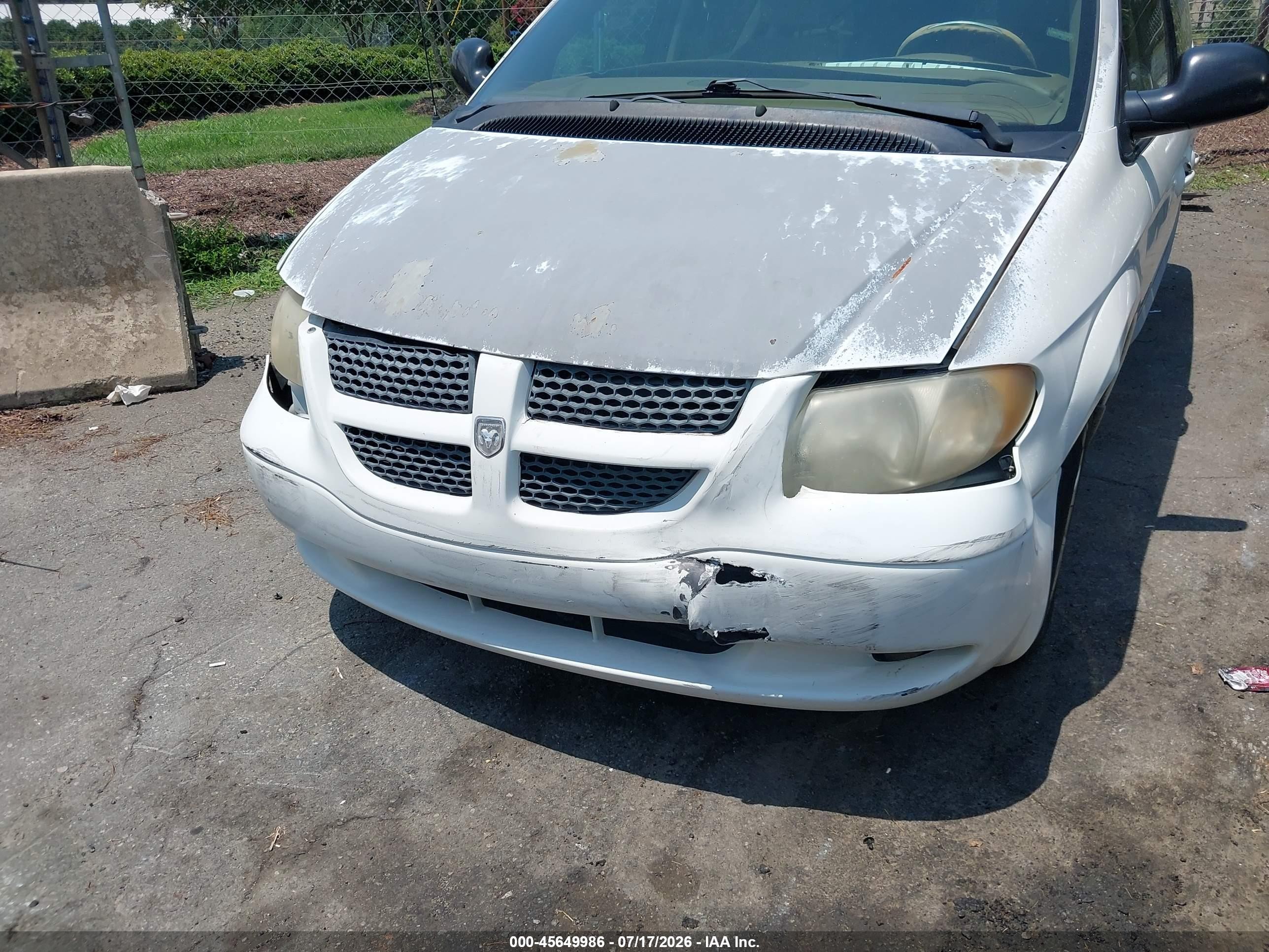 2001 Dodge Grand Caravan Sport White vin: 2B4GP44321R334217