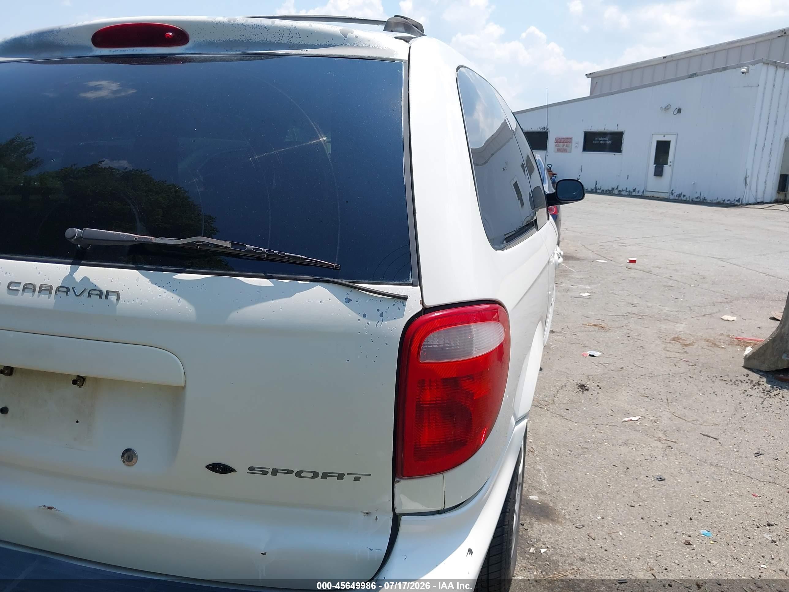 2001 Dodge Grand Caravan Sport White vin: 2B4GP44321R334217