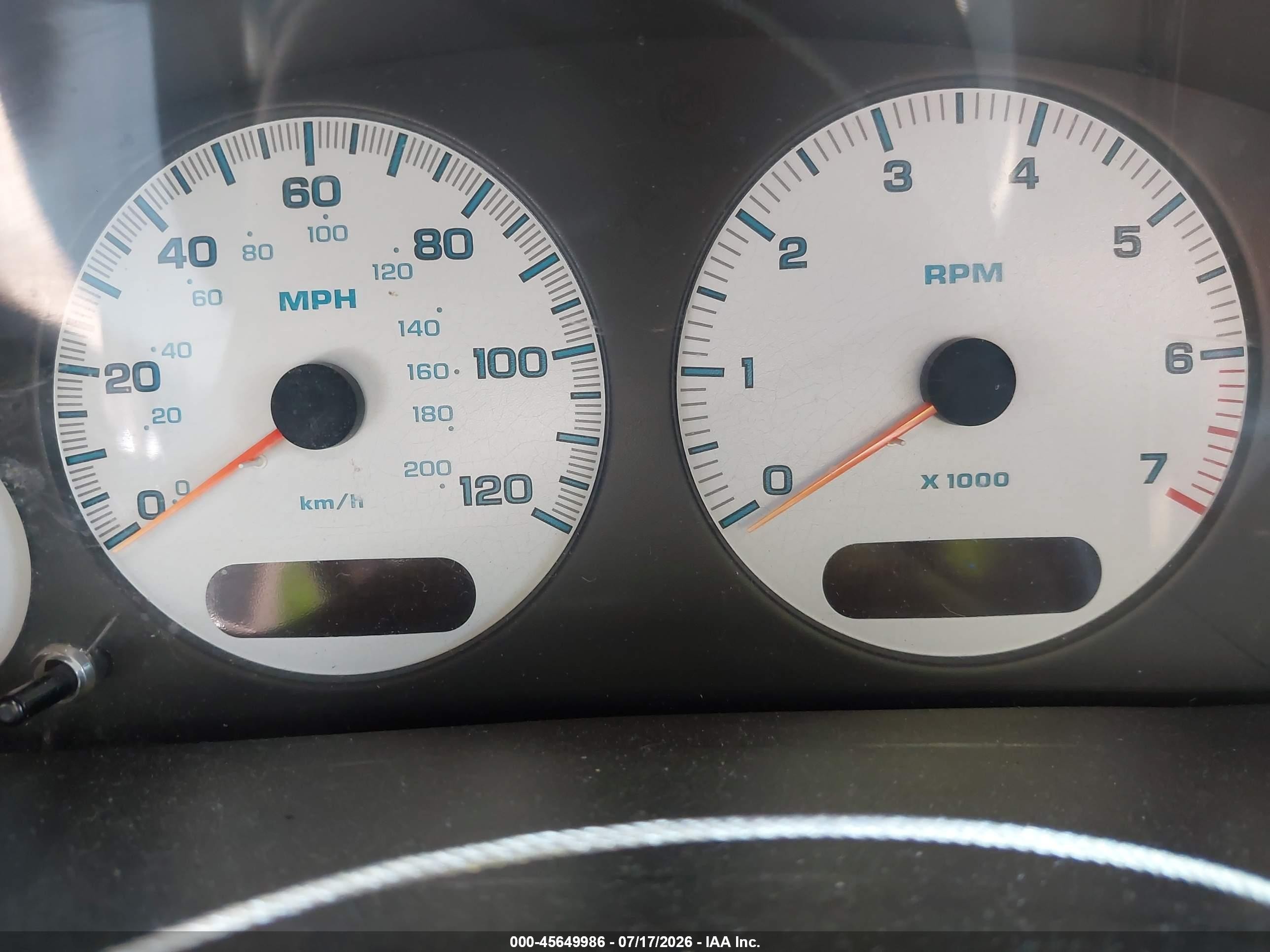 2001 Dodge Grand Caravan Sport White vin: 2B4GP44321R334217