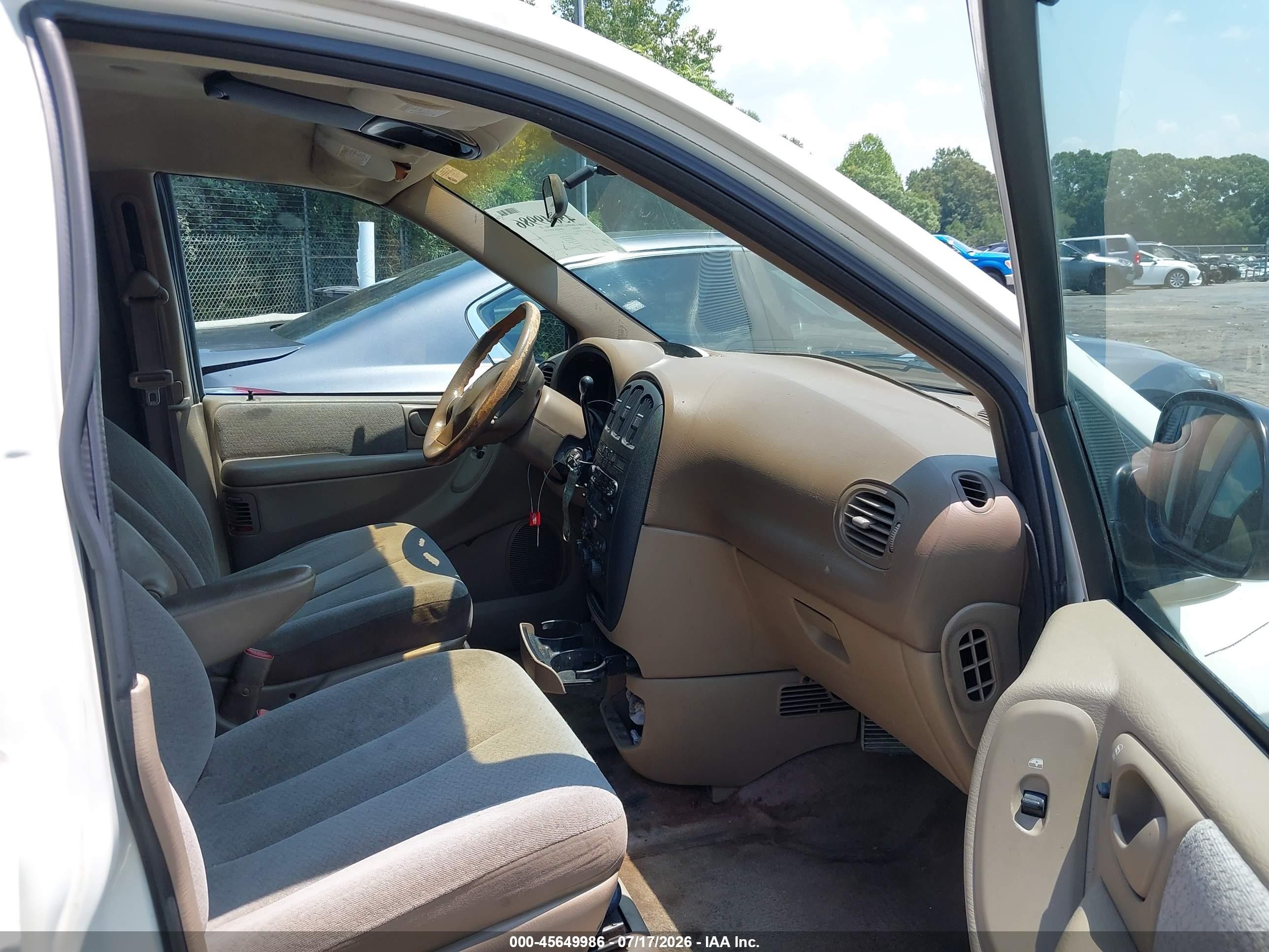 2001 Dodge Grand Caravan Sport White vin: 2B4GP44321R334217