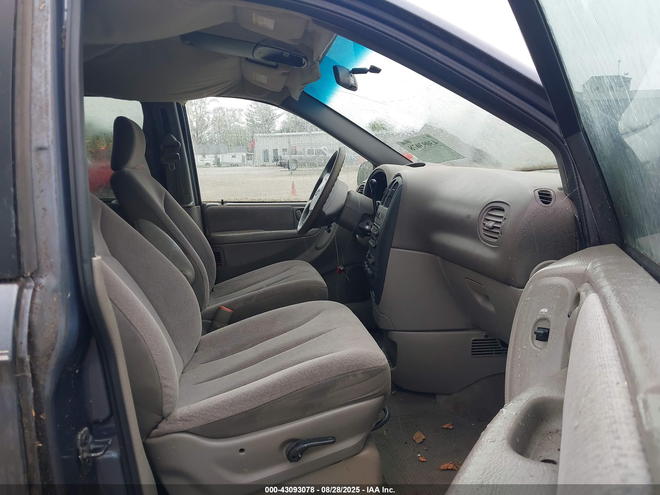 2001 Dodge Grand Caravan Sport Blue vin: 2B4GP44321R346450
