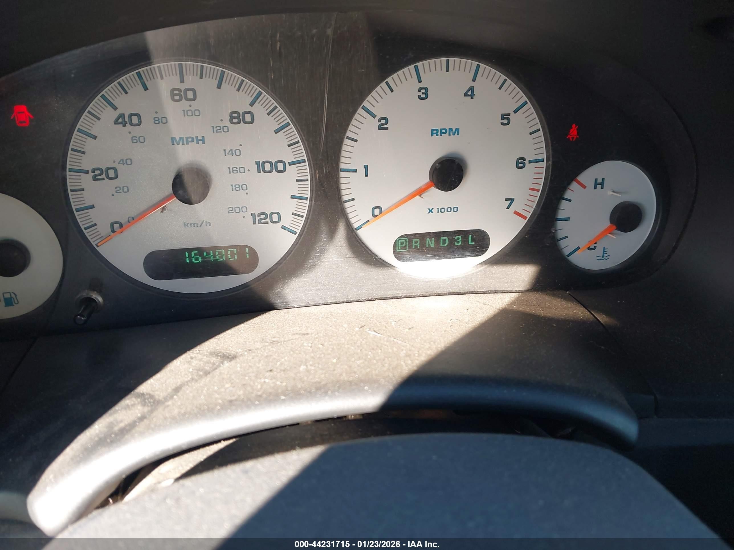 2001 Dodge Grand Caravan Sport Silver vin: 2B4GP44321R358906