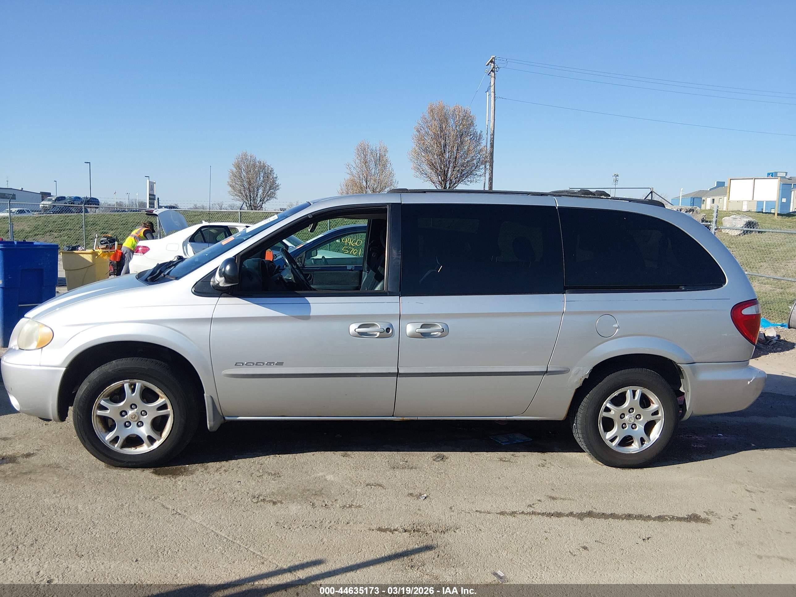 2001 Dodge Grand Caravan Sport Gray vin: 2B4GP44321R367525