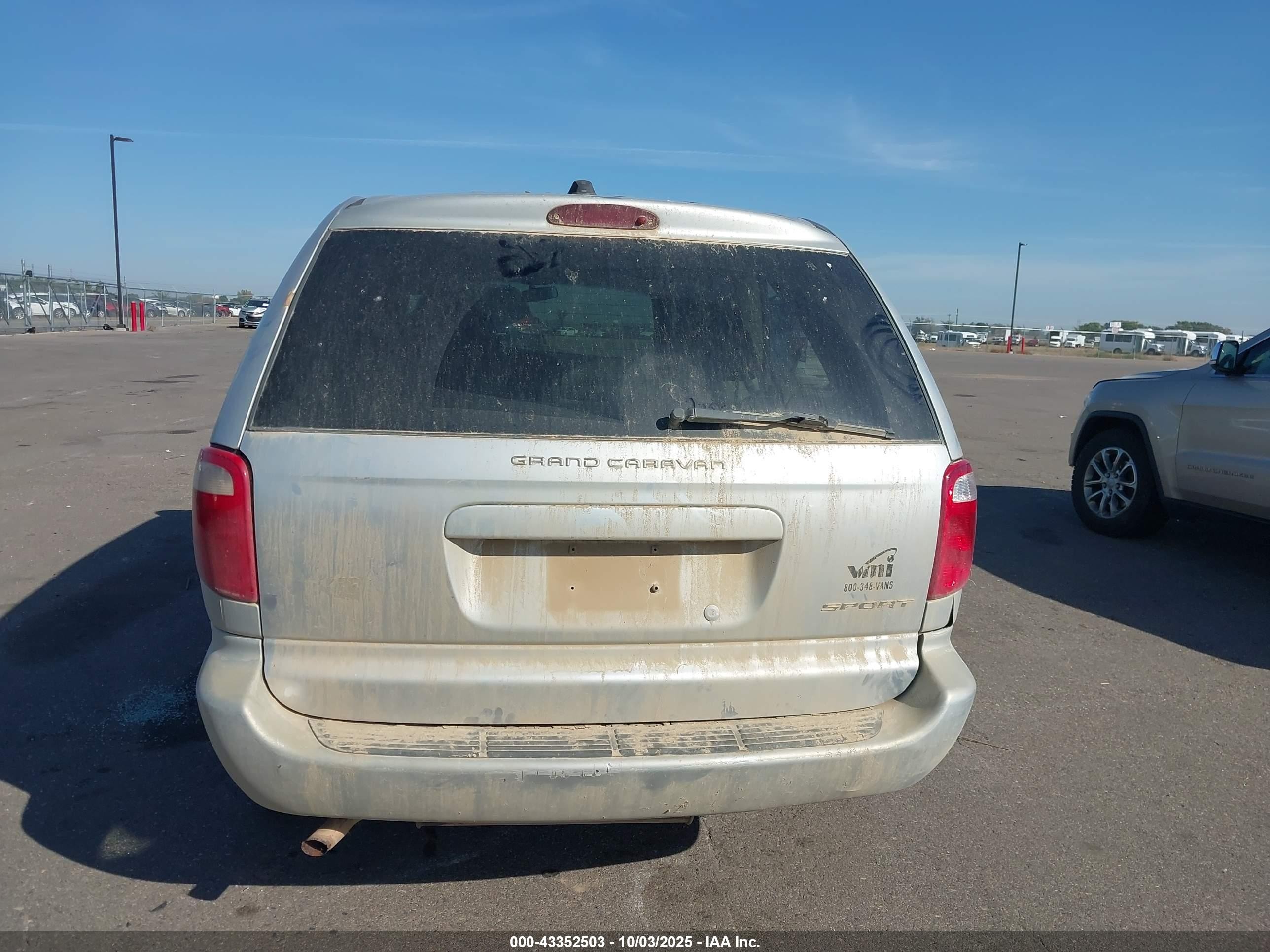 2001 Dodge Grand Caravan Sport Silver vin: 2B4GP44331R419907