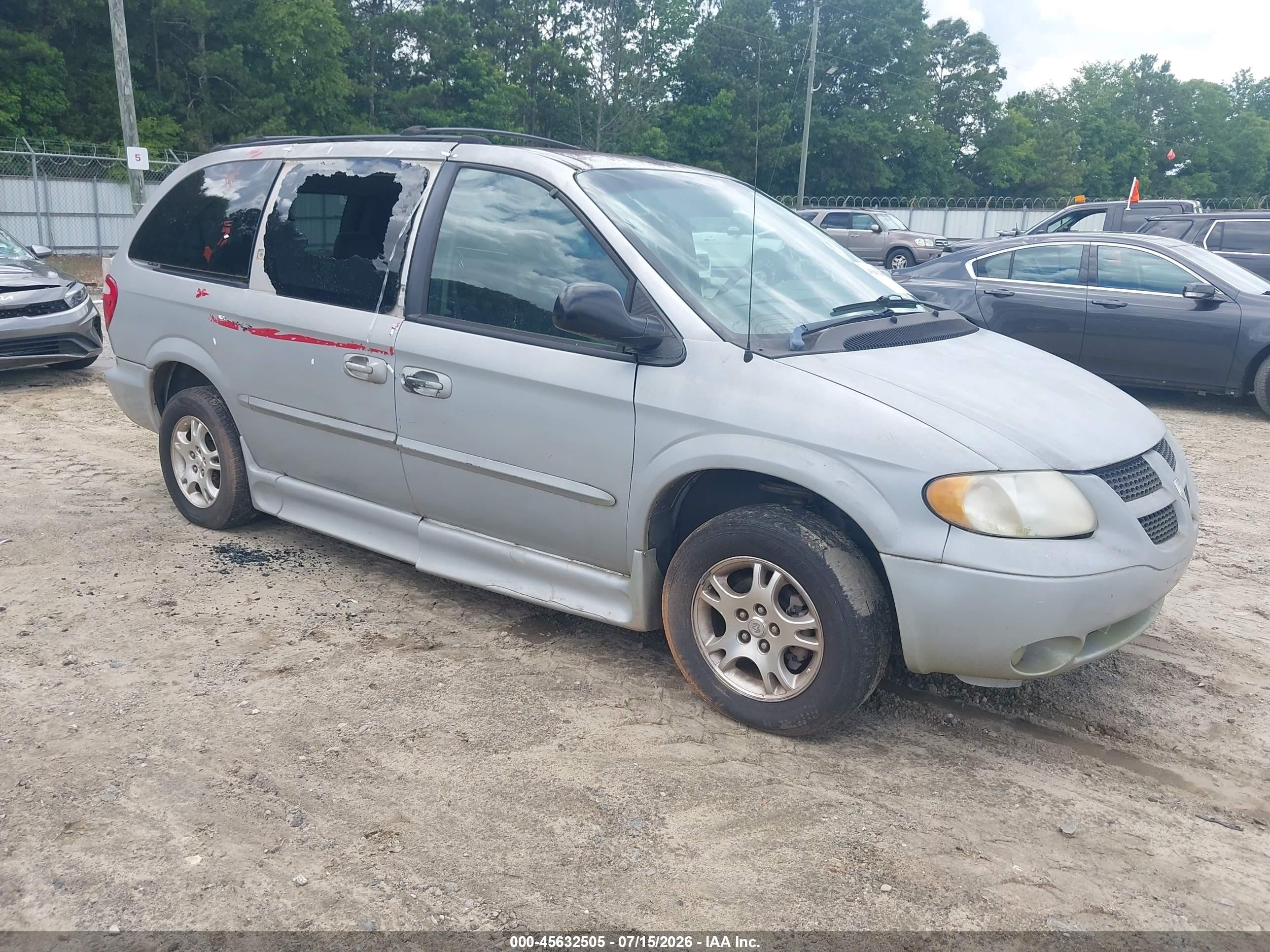 2002 Dodge Grand Caravan Sport Silver vin: 2B4GP44332R575270