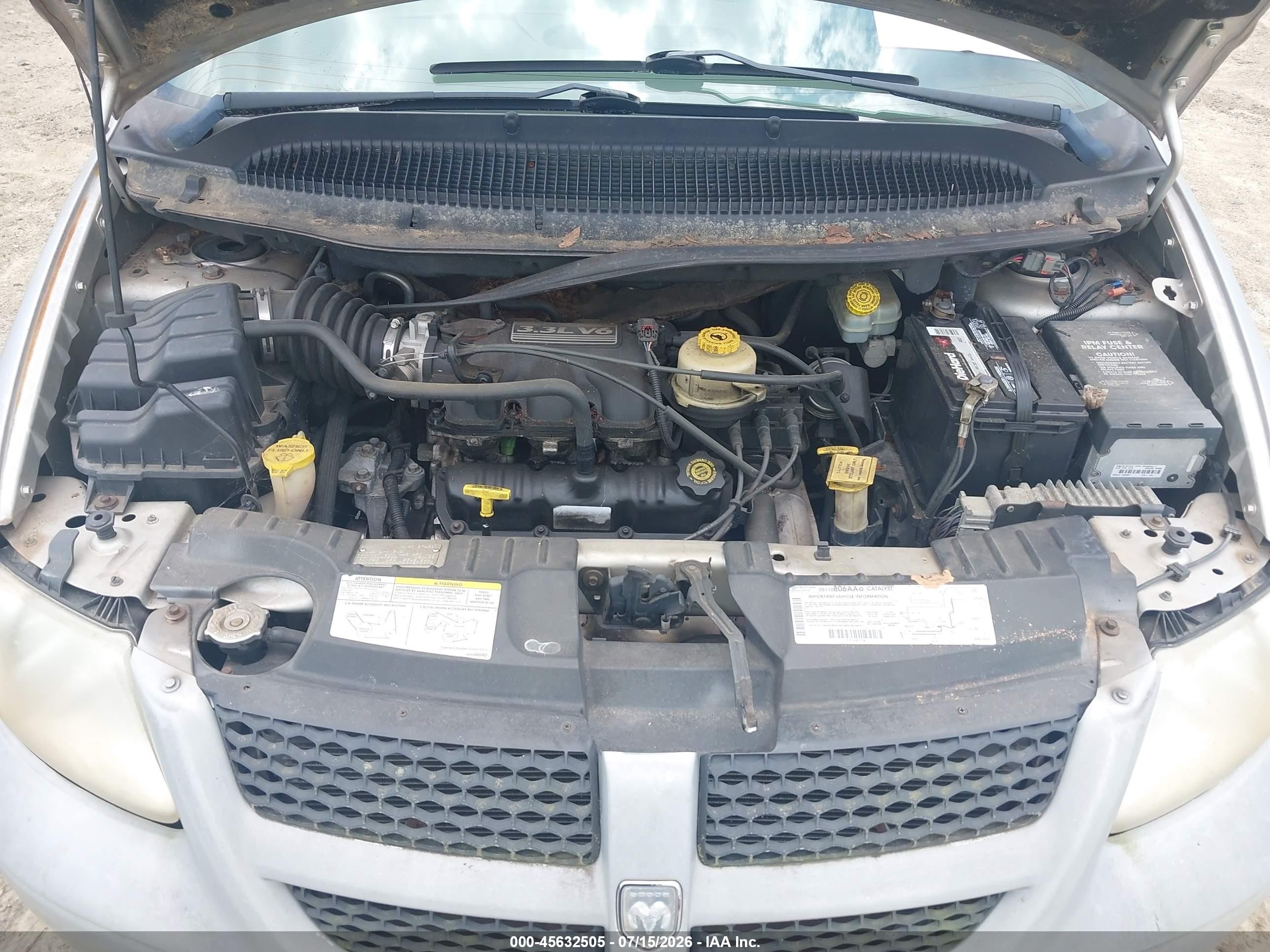 2002 Dodge Grand Caravan Sport Silver vin: 2B4GP44332R575270