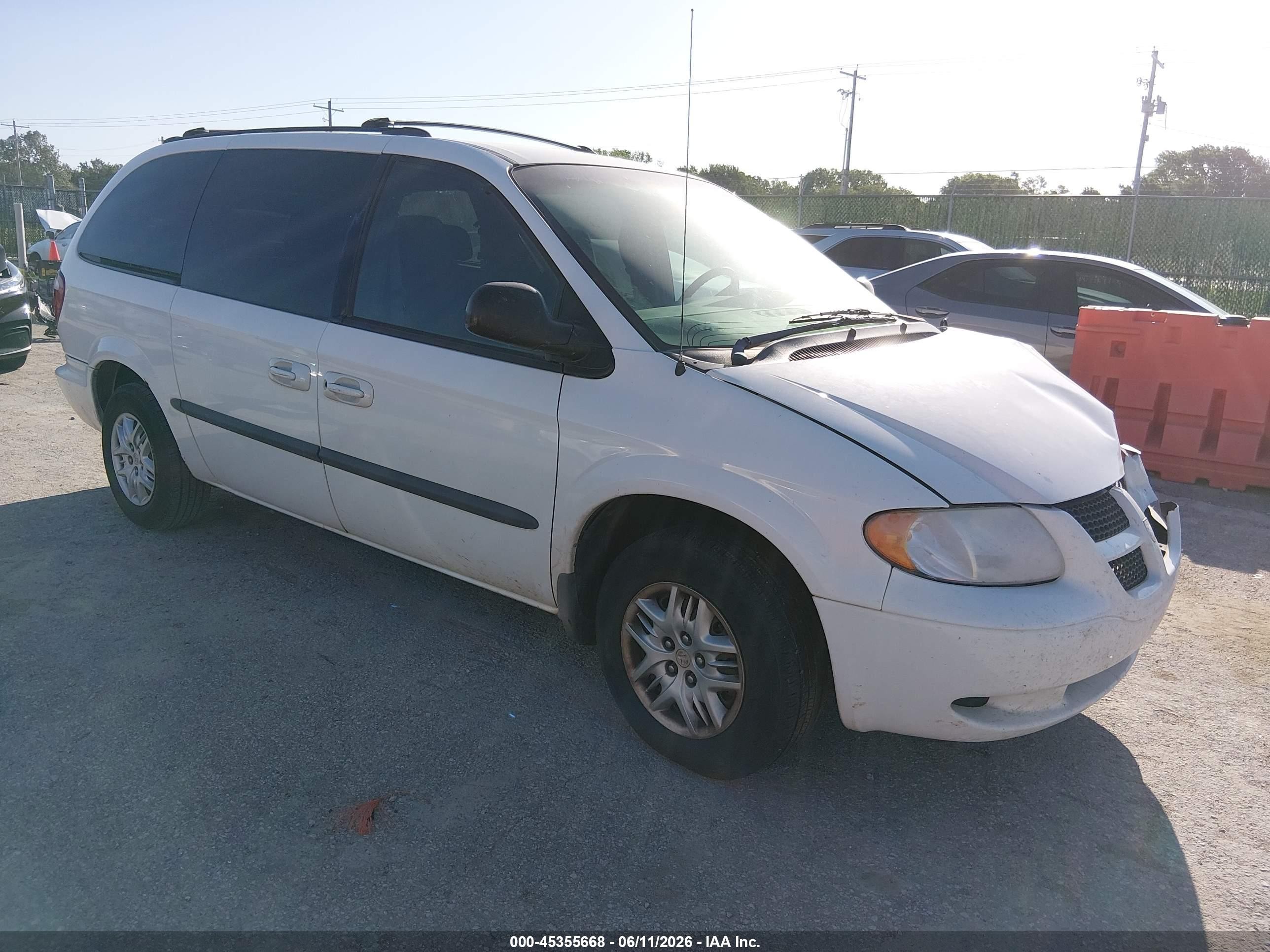 2002 Dodge Grand Caravan Sport White vin: 2B4GP44332R742033