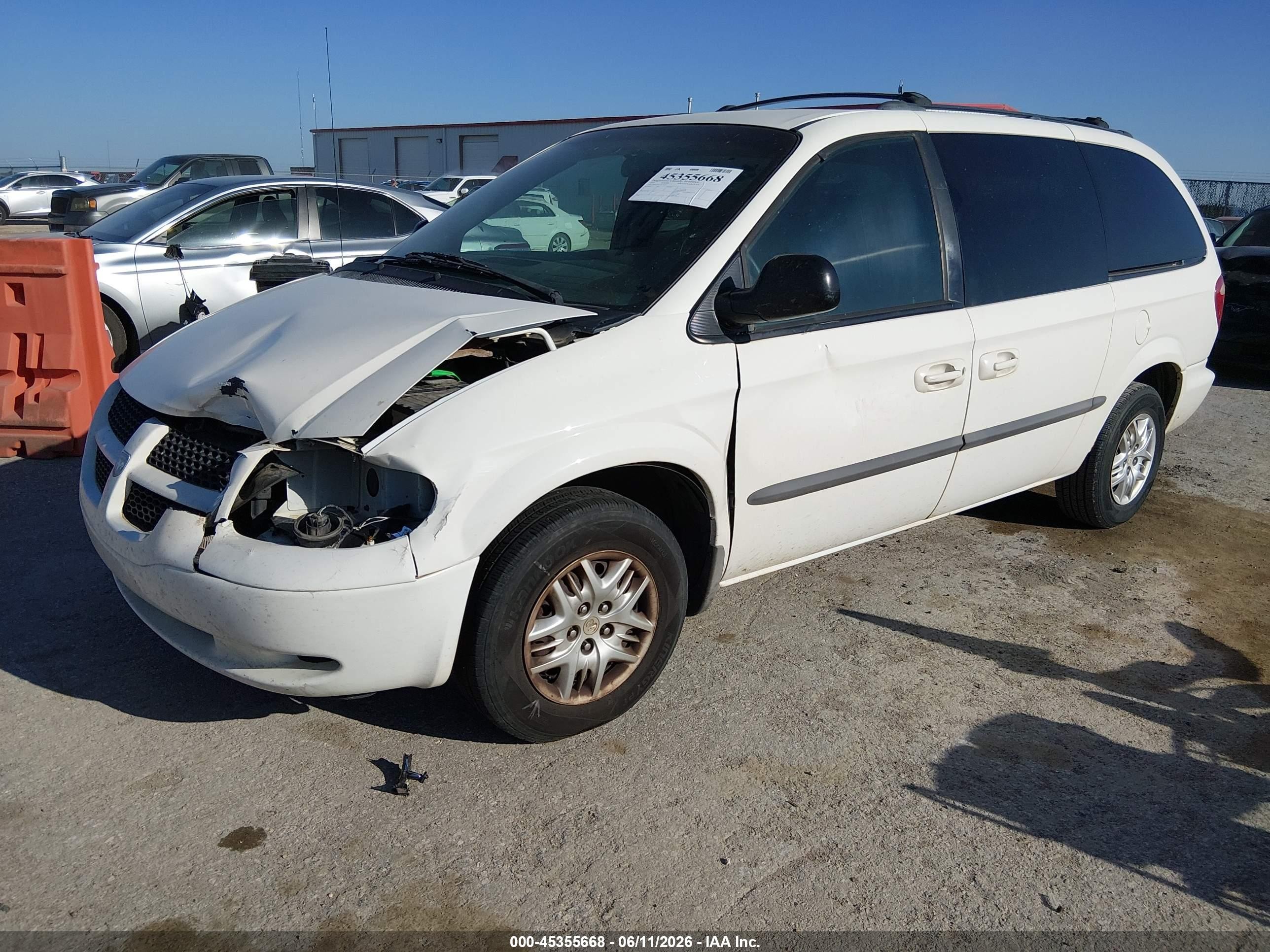 2002 Dodge Grand Caravan Sport White vin: 2B4GP44332R742033