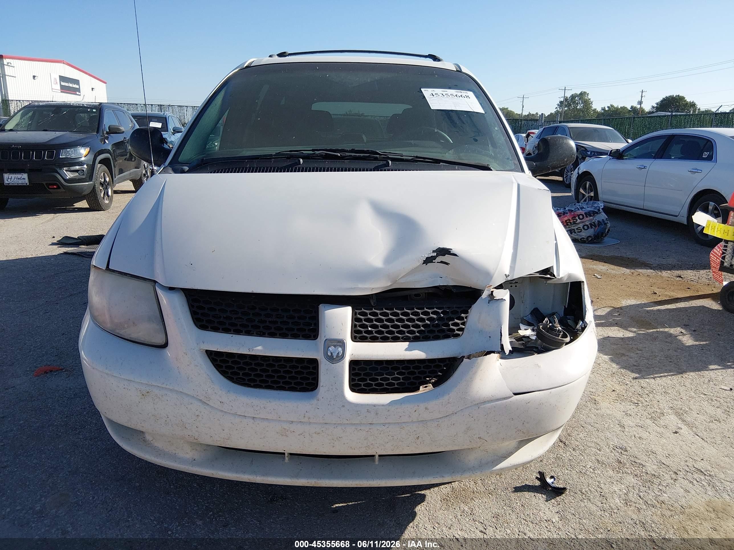 2002 Dodge Grand Caravan Sport White vin: 2B4GP44332R742033